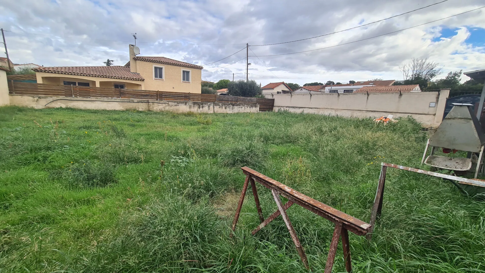 Terrain constructible de 545 m² à Marseille 14ème pour projet immobilier 