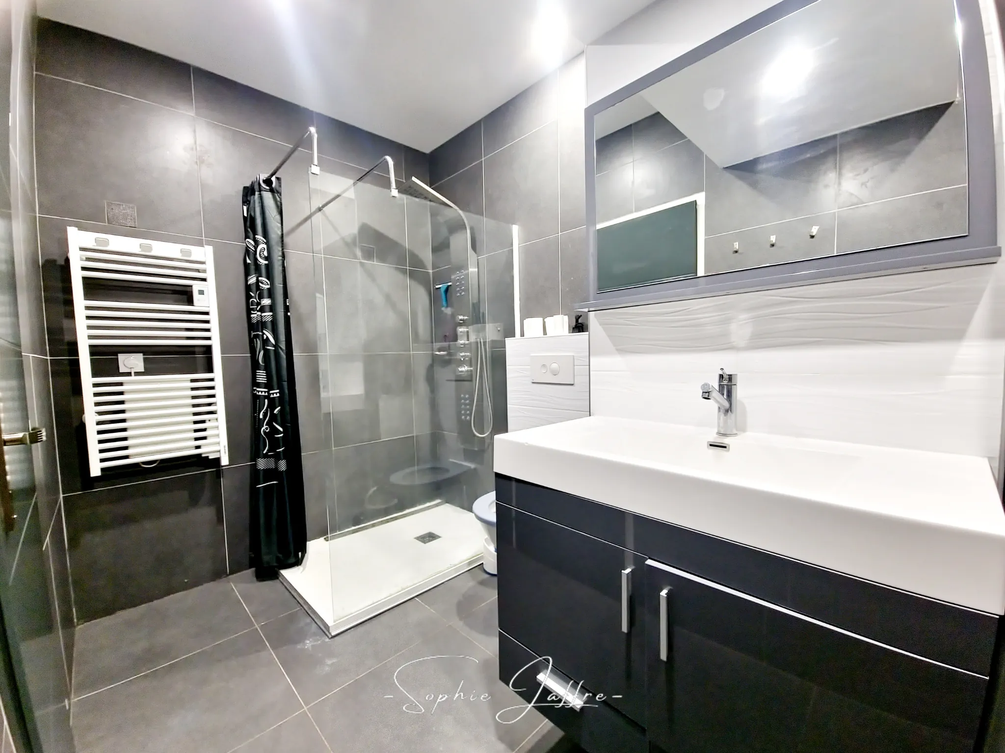 Appartement T4 en centre-ville de Privas avec studio indépendant et forte rentabilité 