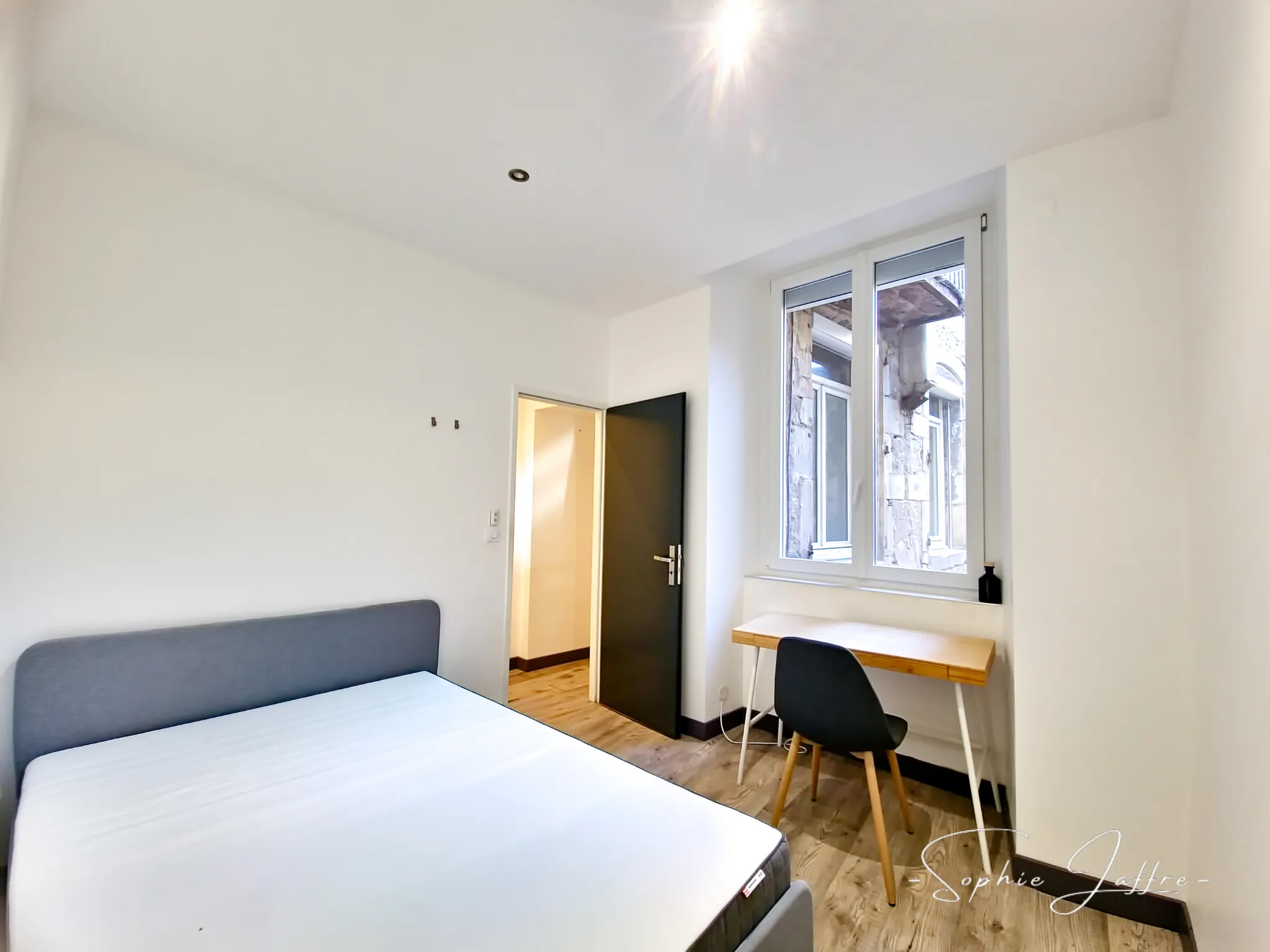 Appartement T4 en centre-ville de Privas avec studio indépendant et forte rentabilité 