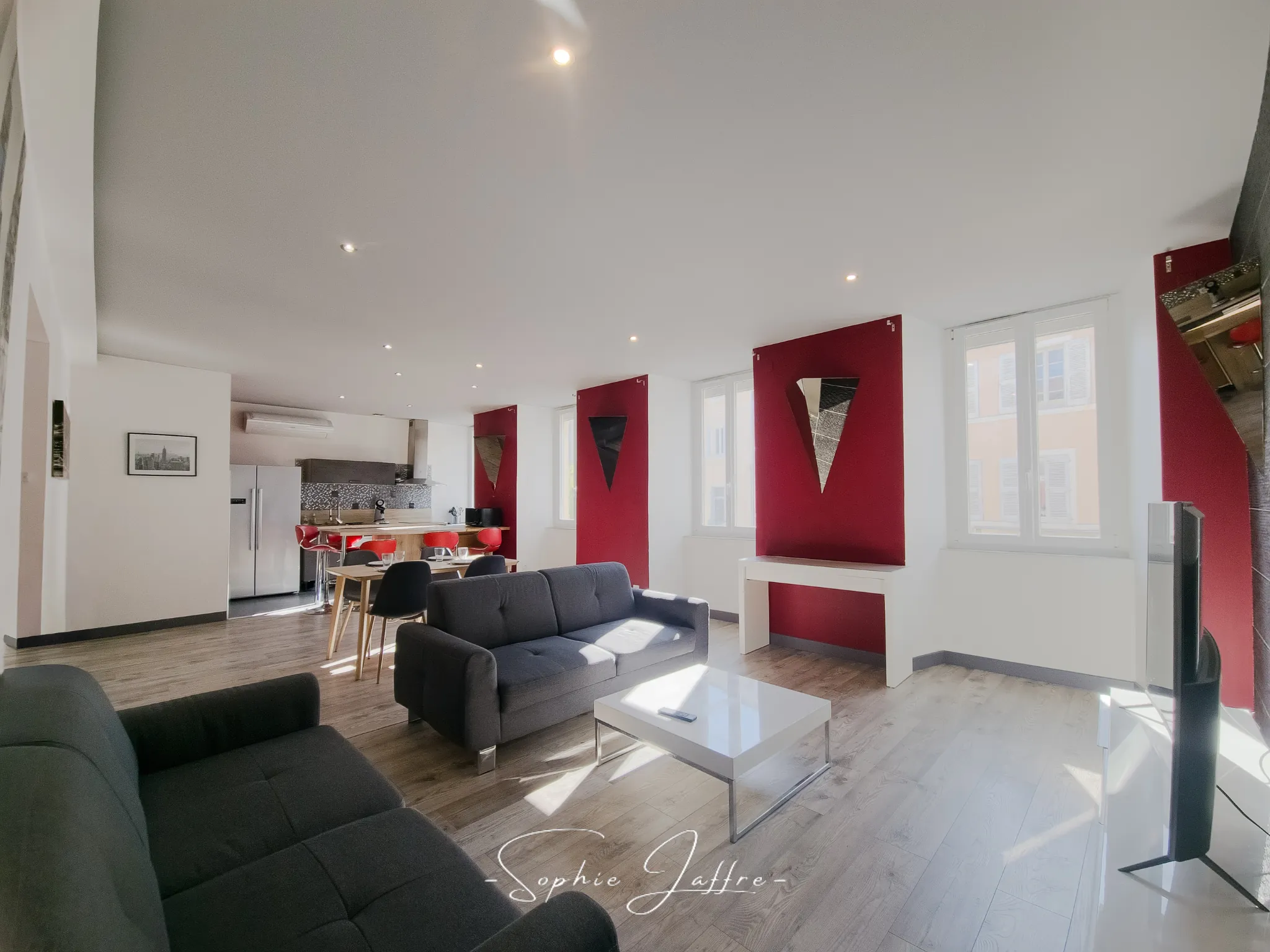 Appartement T4 en centre-ville de Privas avec studio indépendant et forte rentabilité 