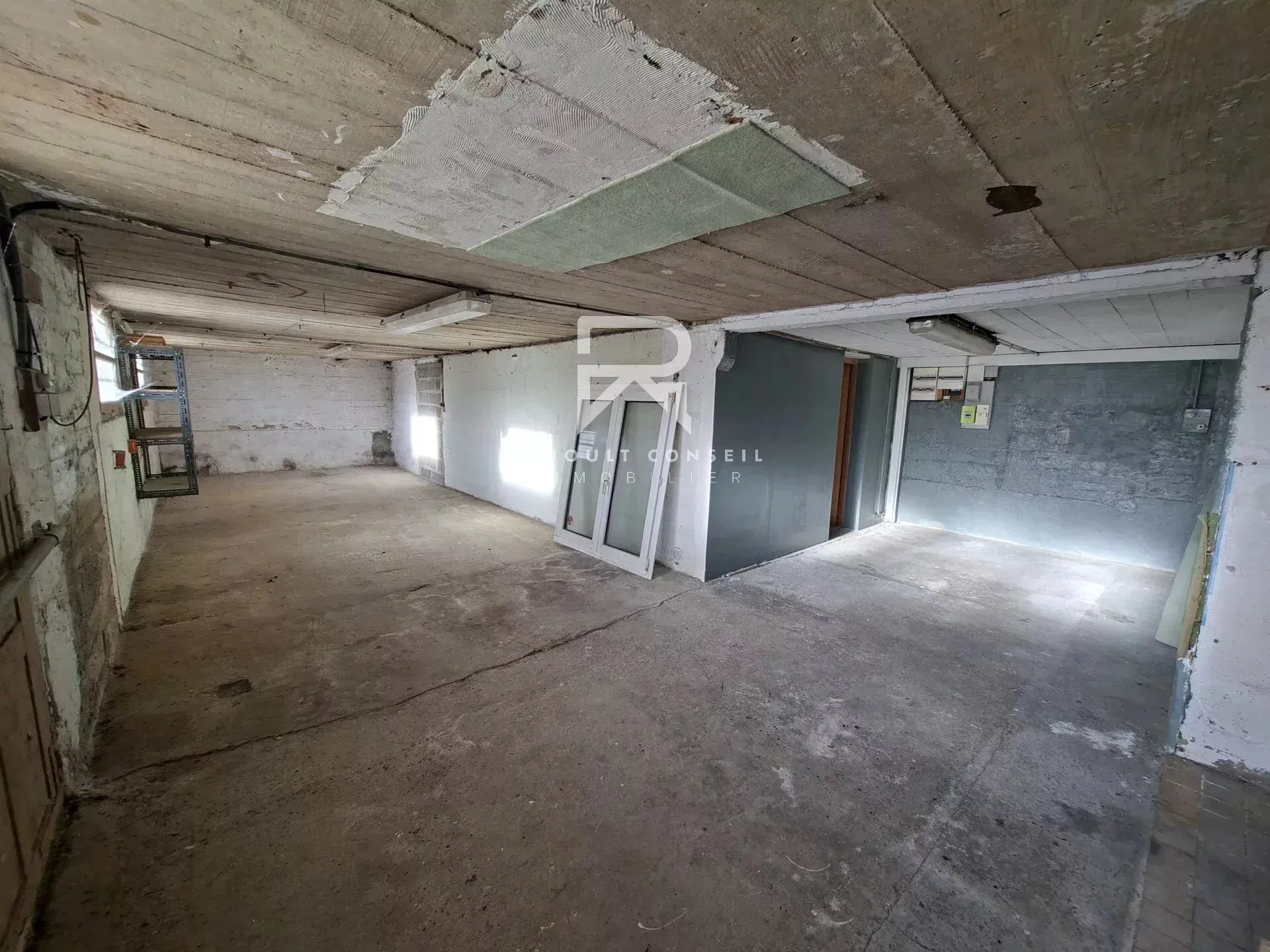 Charmant pavillon rénové de 95 m² avec terrain arboré à Goupil-Othon 