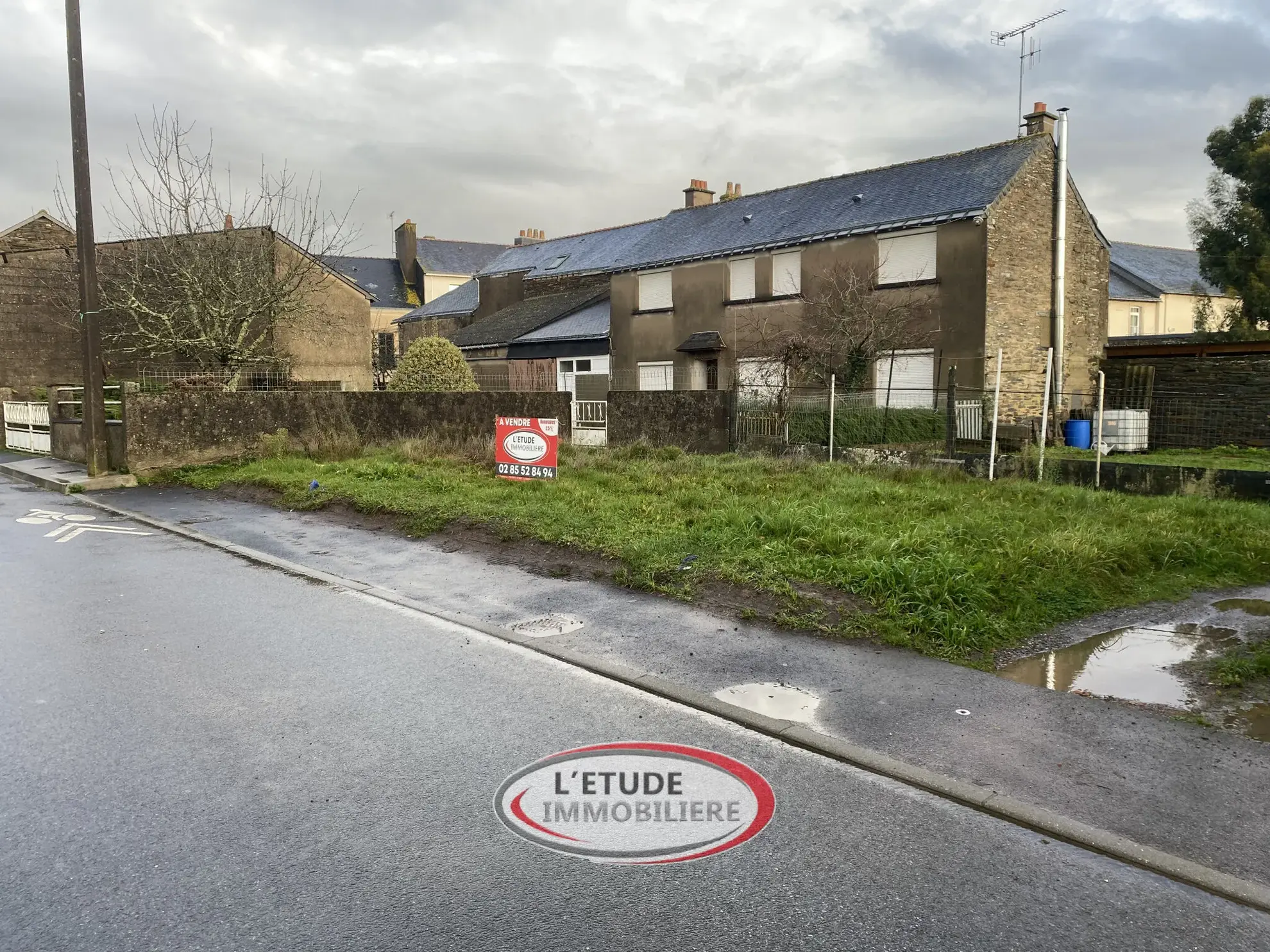 Terrain constructible de 92 m² à Nozay avec permis pour deux logements