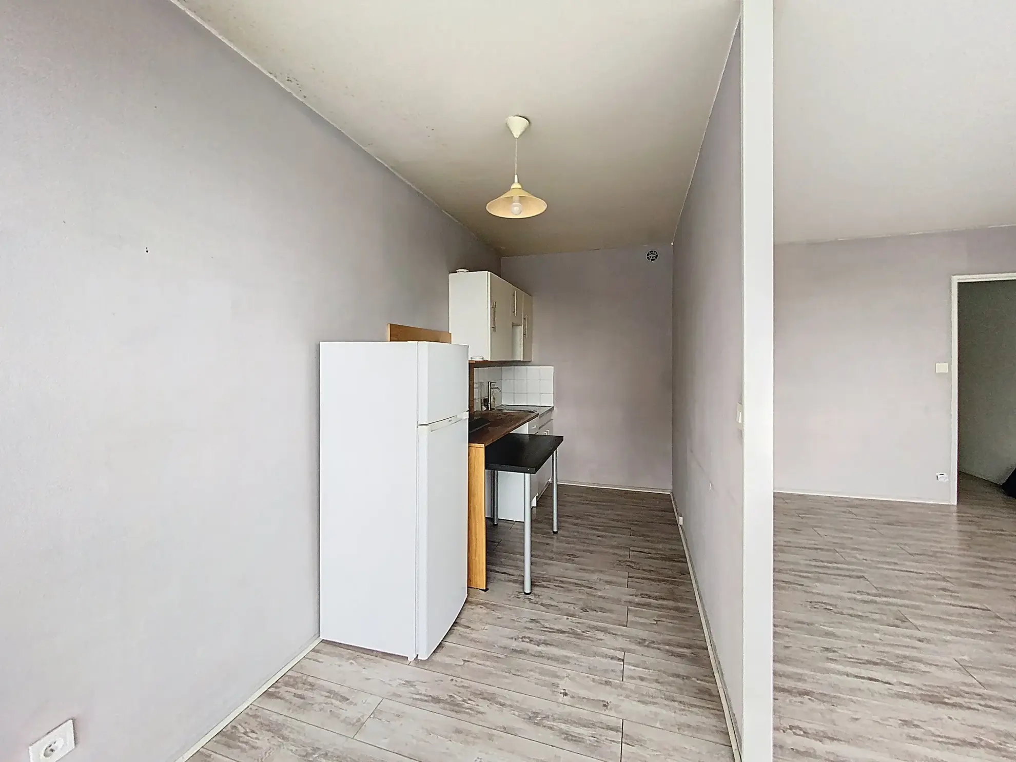 Appartement T1 à vendre à Saint-Étienne avec balcon, garage et cave 