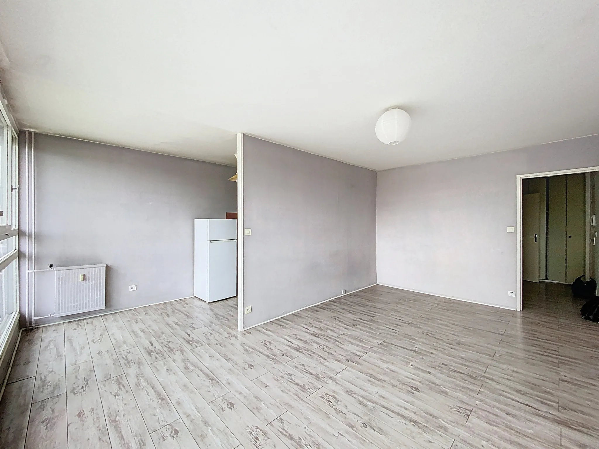 Appartement T1 à vendre à Saint-Étienne avec balcon, garage et cave 