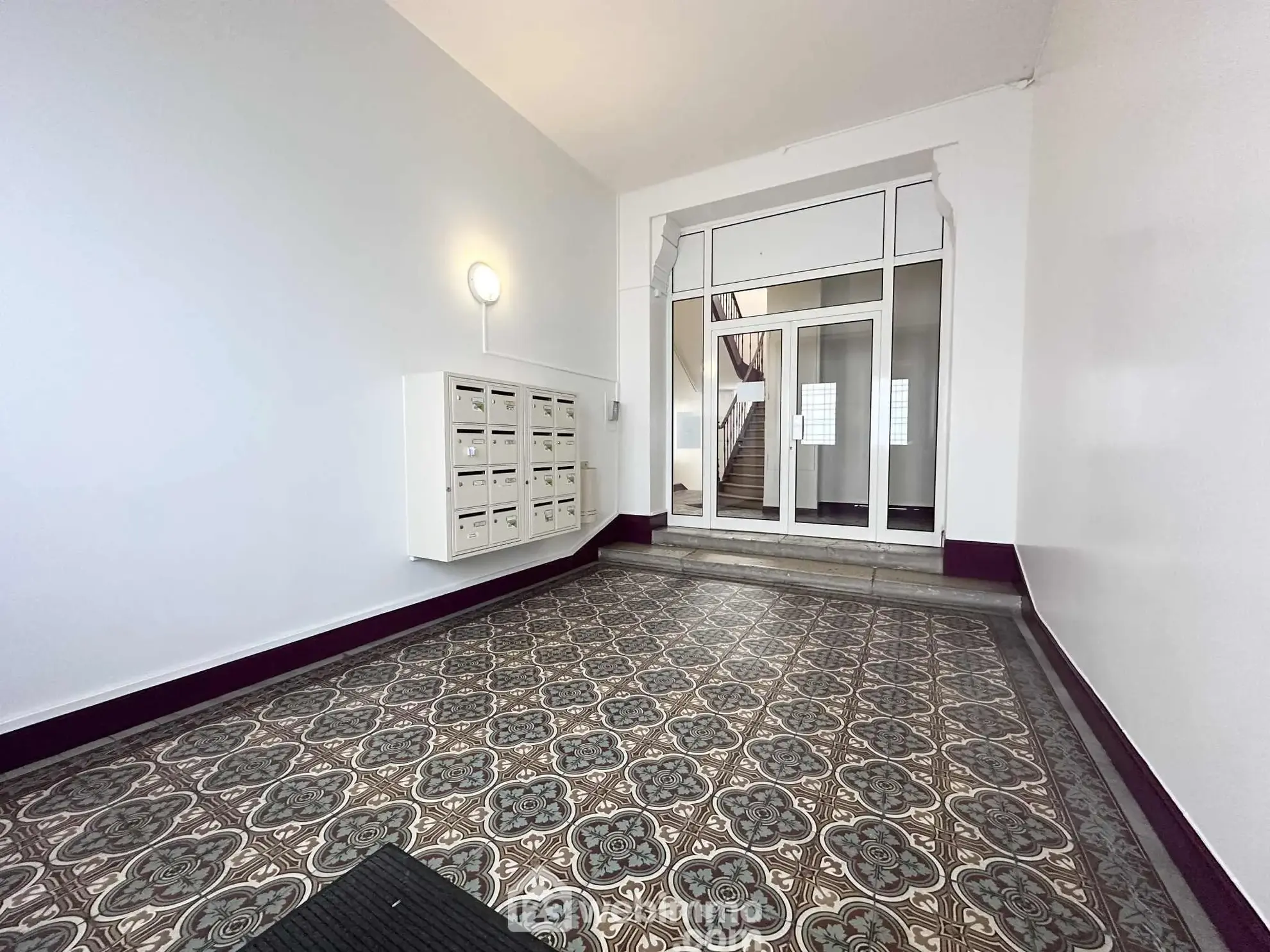 À vendre appartement T2 de 61 m² à Laon, résidence sécurisée avec cave et parking 