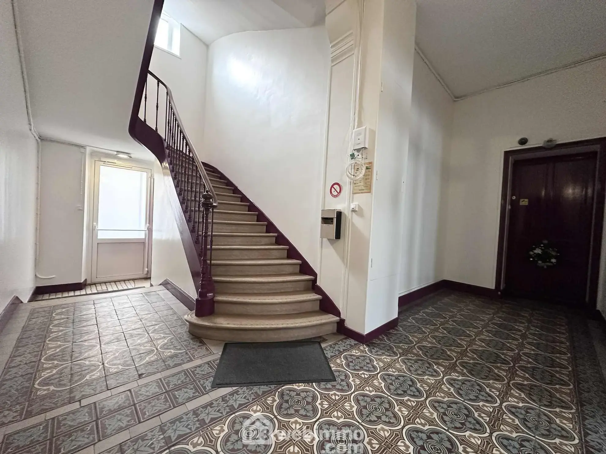 À vendre appartement T2 de 61 m² à Laon, résidence sécurisée avec cave et parking 