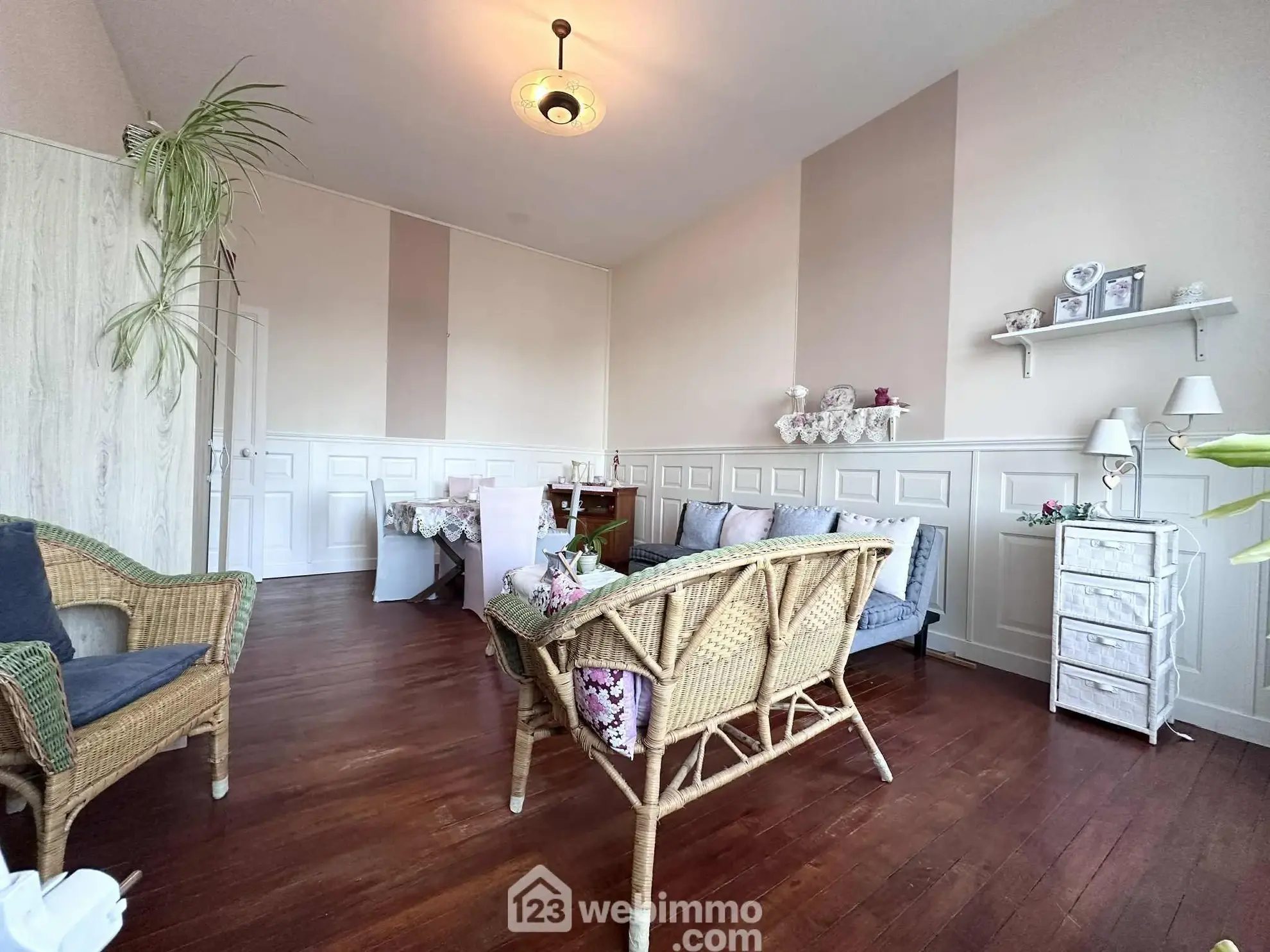 À vendre appartement T2 de 61 m² à Laon, résidence sécurisée avec cave et parking 