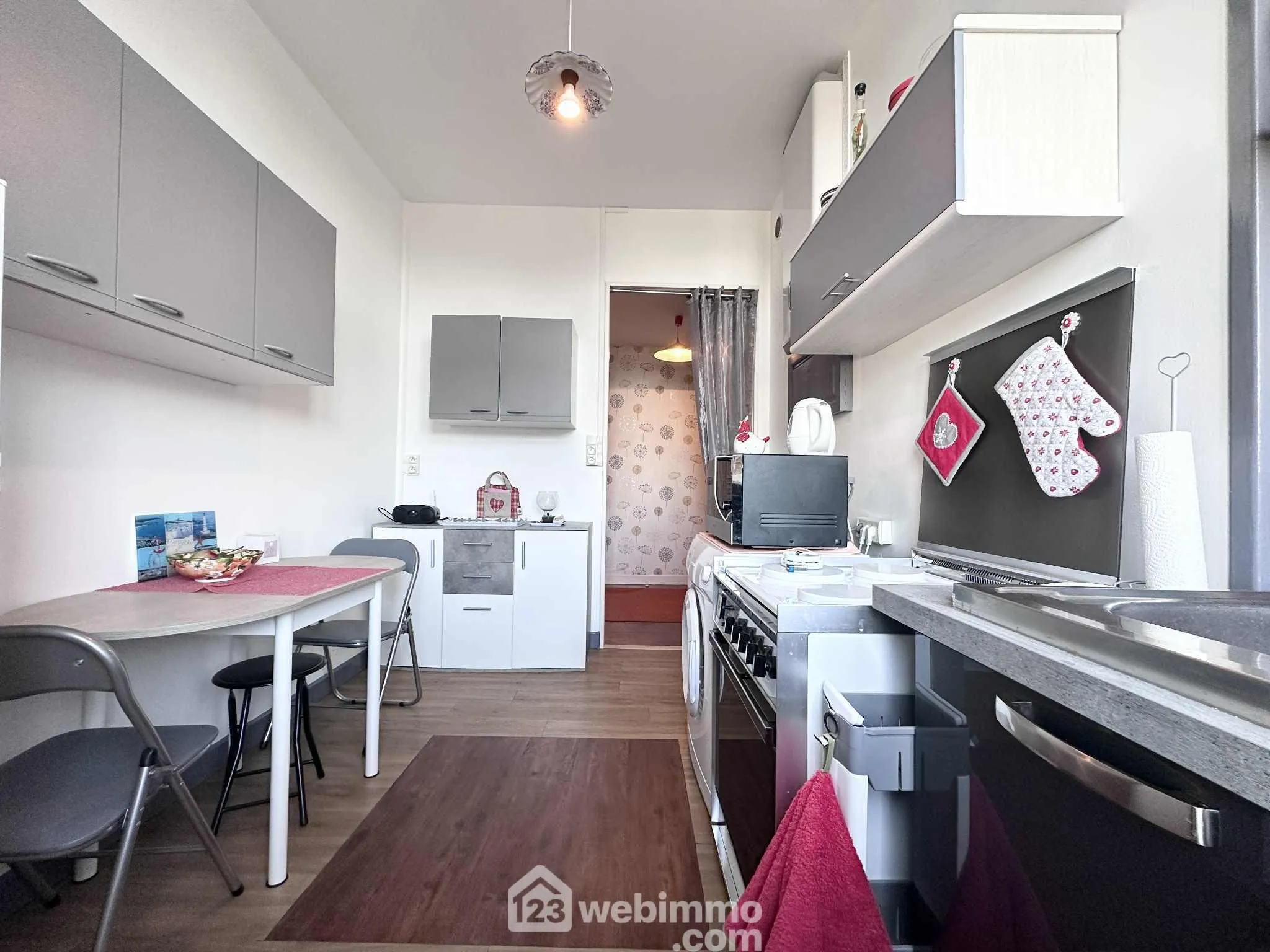À vendre appartement T2 de 61 m² à Laon, résidence sécurisée avec cave et parking 