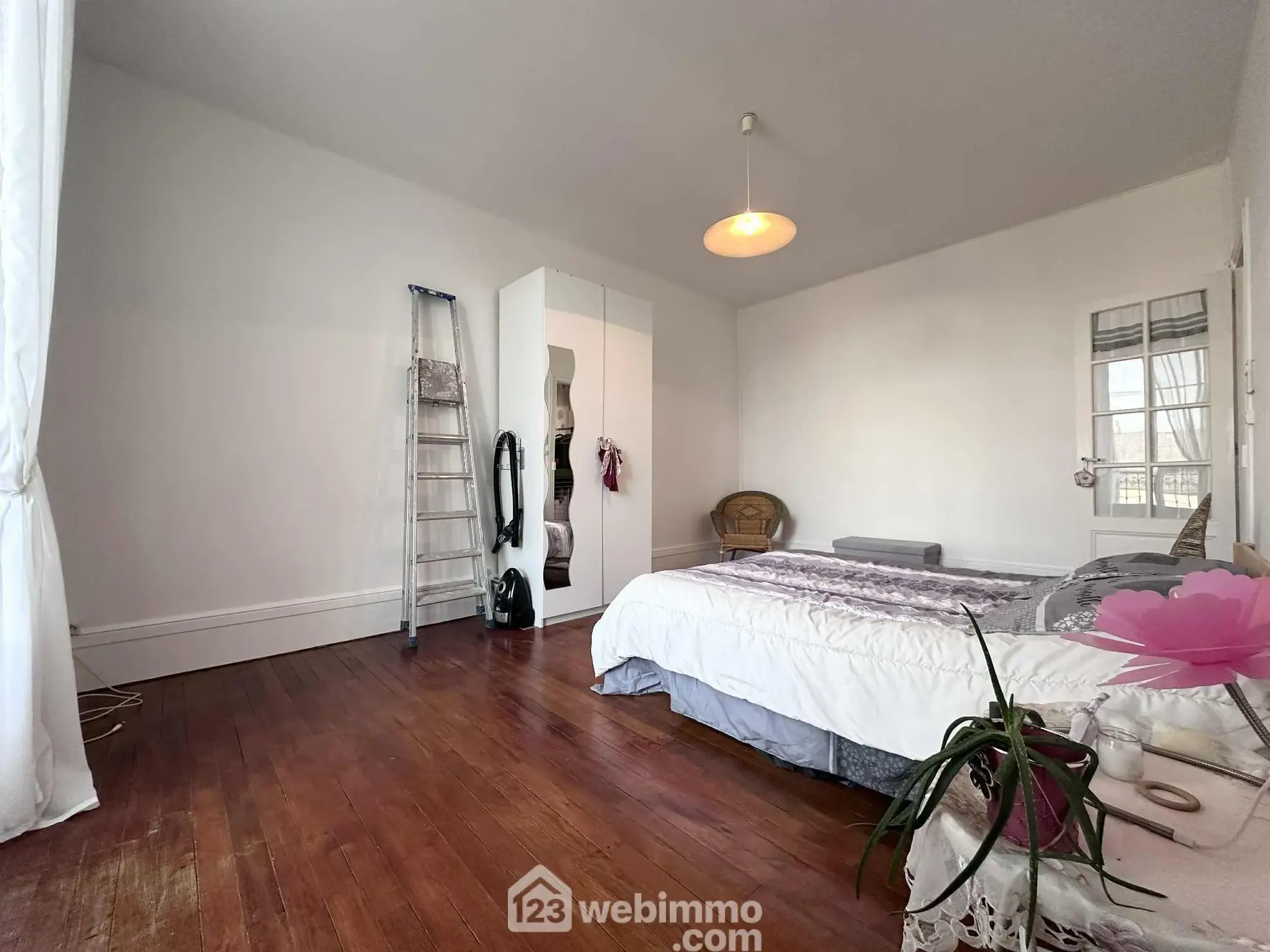 À vendre appartement T2 de 61 m² à Laon, résidence sécurisée avec cave et parking 