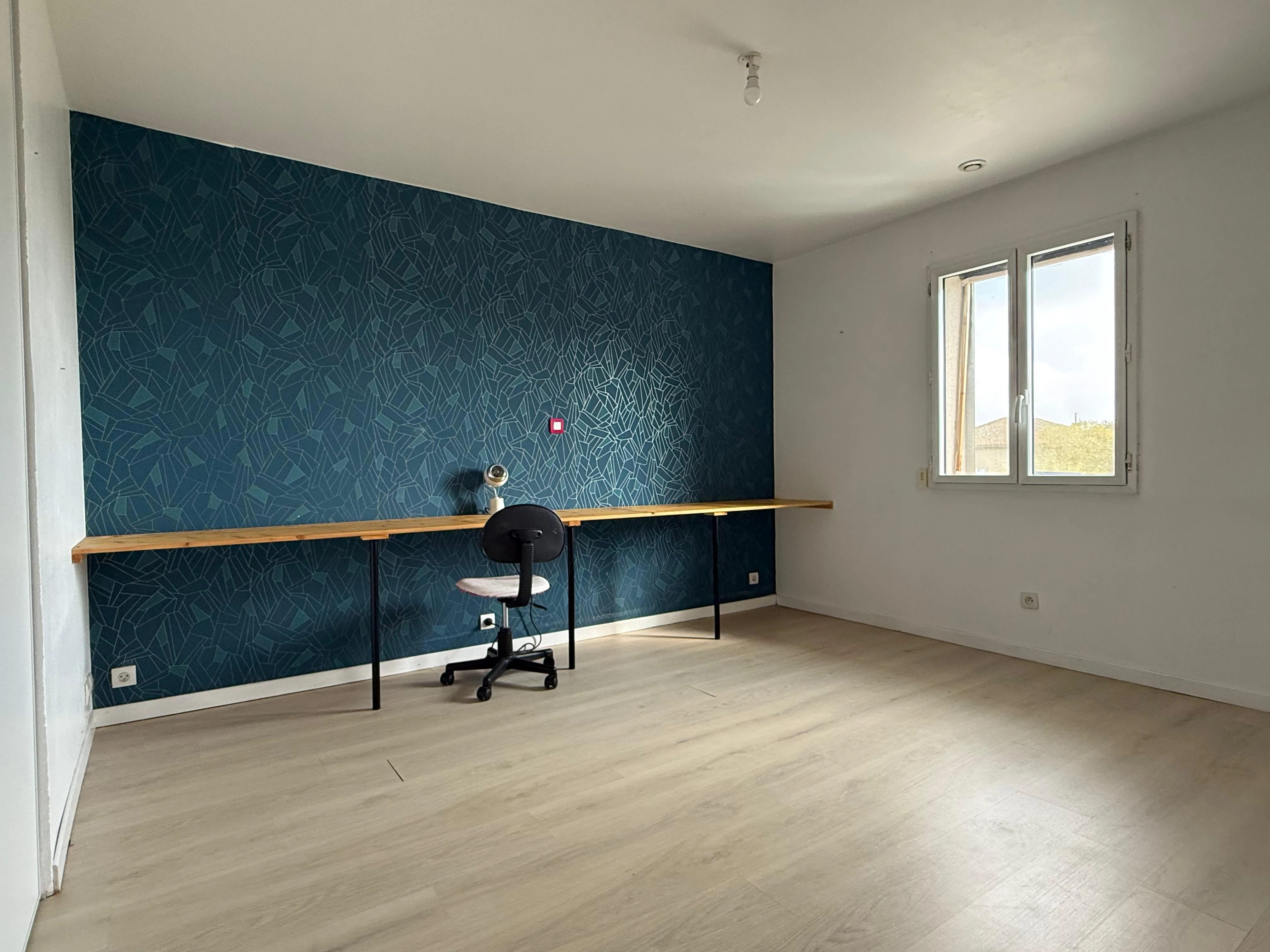 Maison moderne de 152 m² avec grand terrain à Marcilly-le-Châtel 