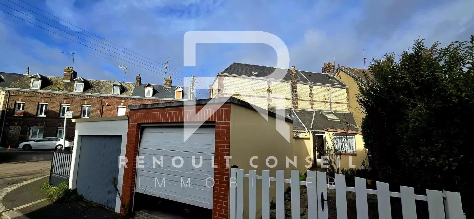 Maison de ville avec garage à Sotteville-lès-Rouen – 54 m², 2 chambres, proche commodités 