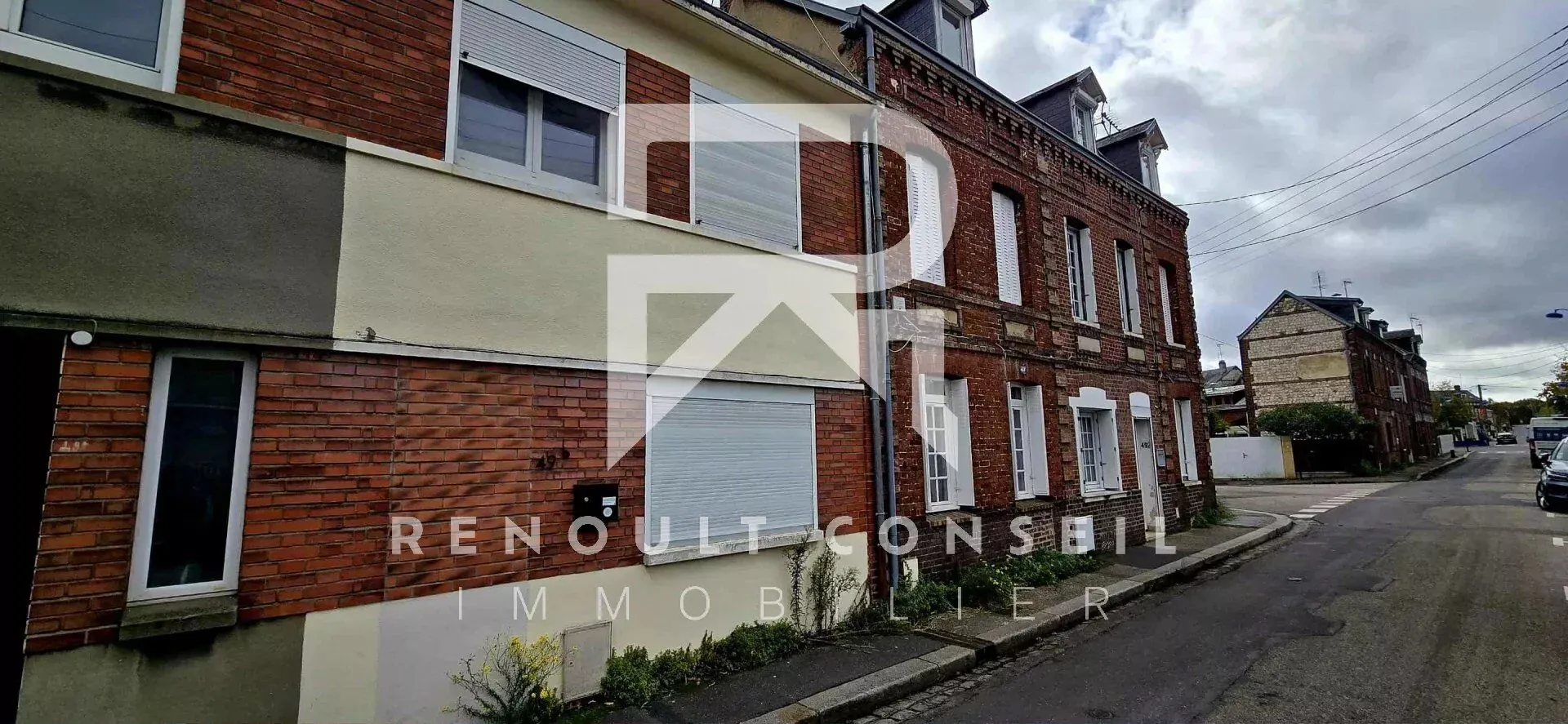 Maison de ville avec garage à Sotteville-lès-Rouen – 54 m², 2 chambres, proche commodités 