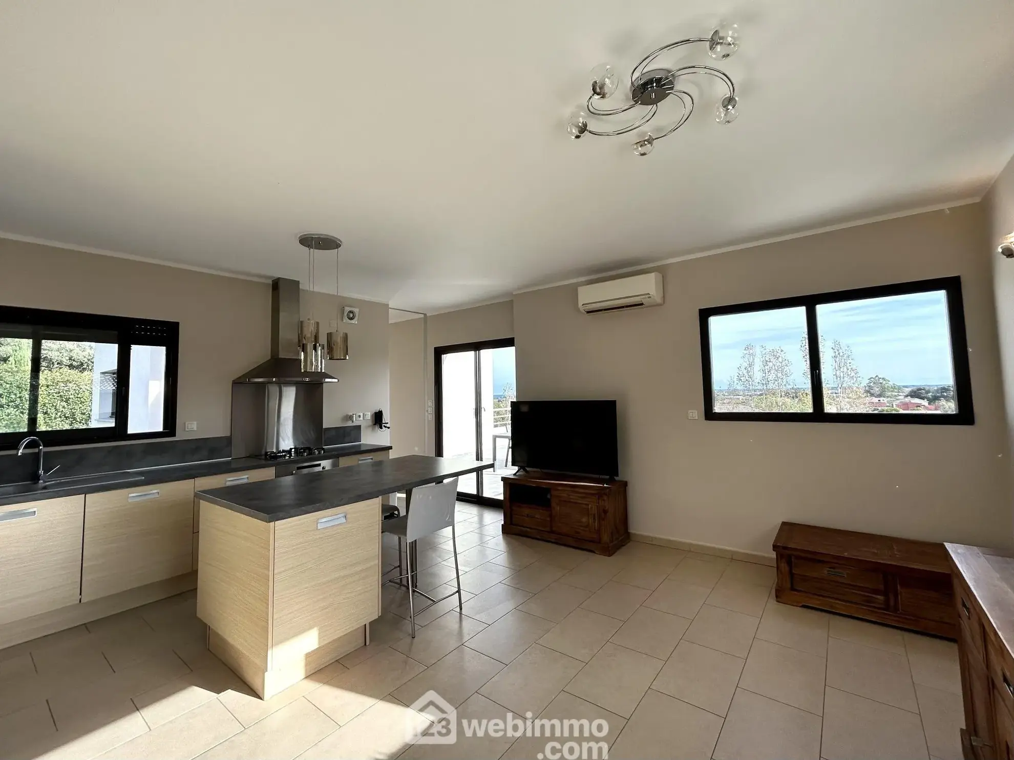 Appartement 3 pièces de 63 m² à Biguglia avec terrasse et parking - Vue mer 