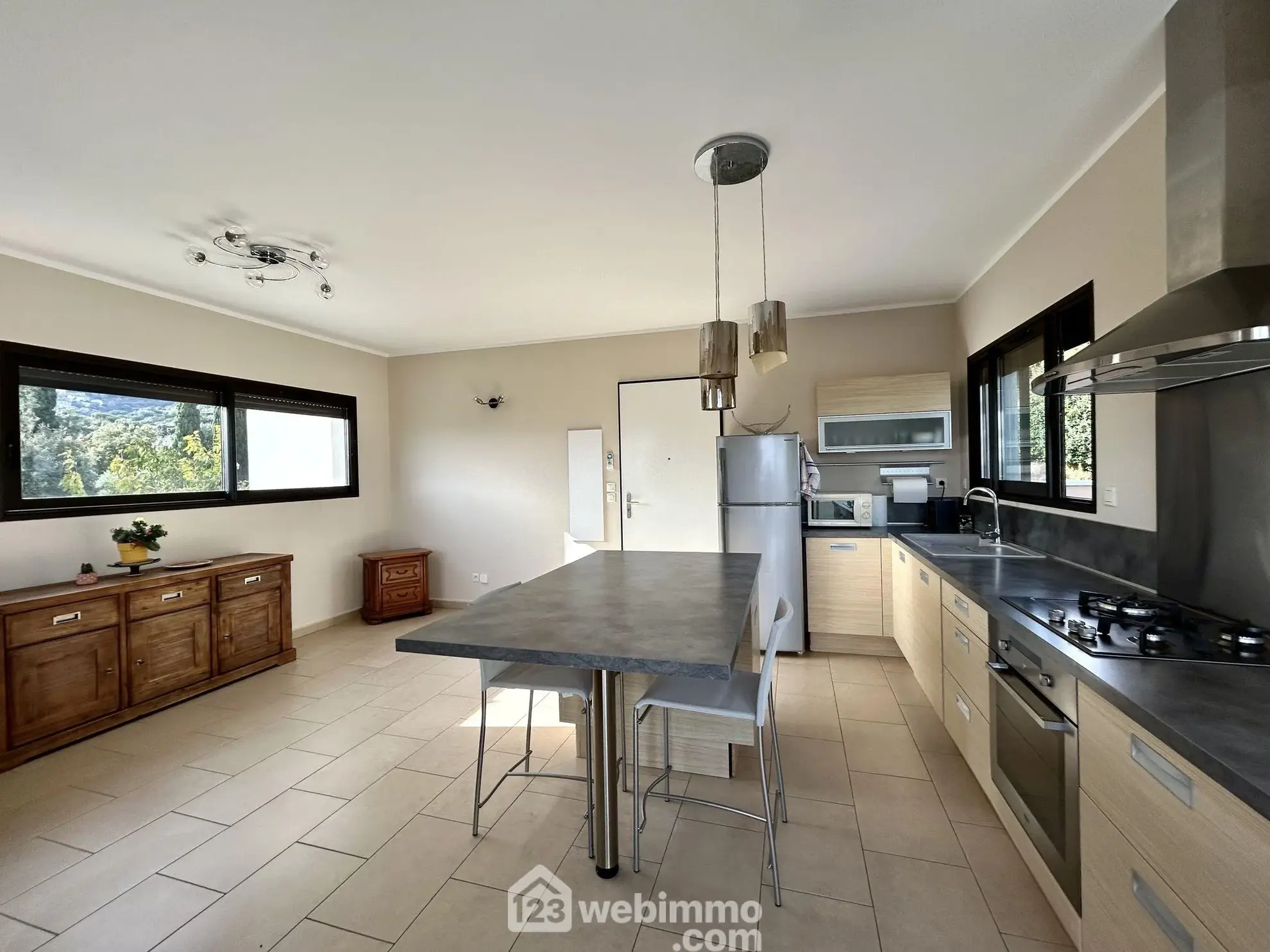 Appartement 3 pièces de 63 m² à Biguglia avec terrasse et parking - Vue mer 