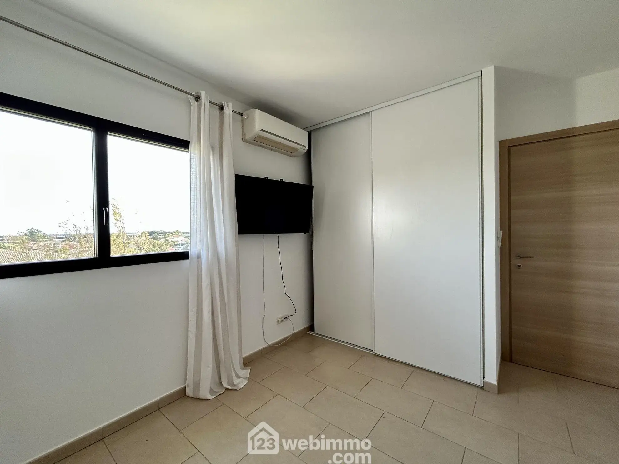 Appartement 3 pièces de 63 m² à Biguglia avec terrasse et parking - Vue mer 