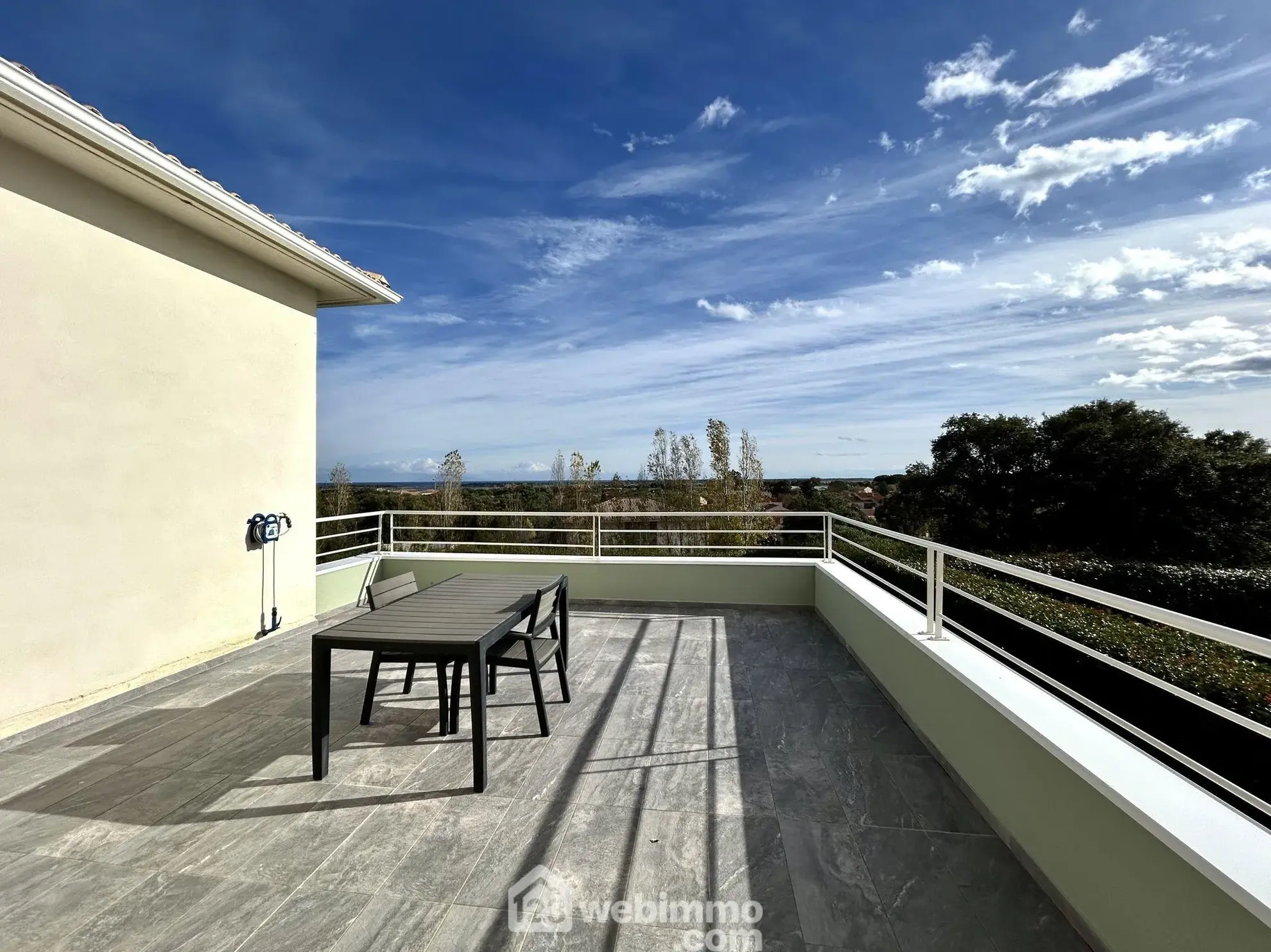 Appartement 3 pièces de 63 m² à Biguglia avec terrasse et parking - Vue mer 