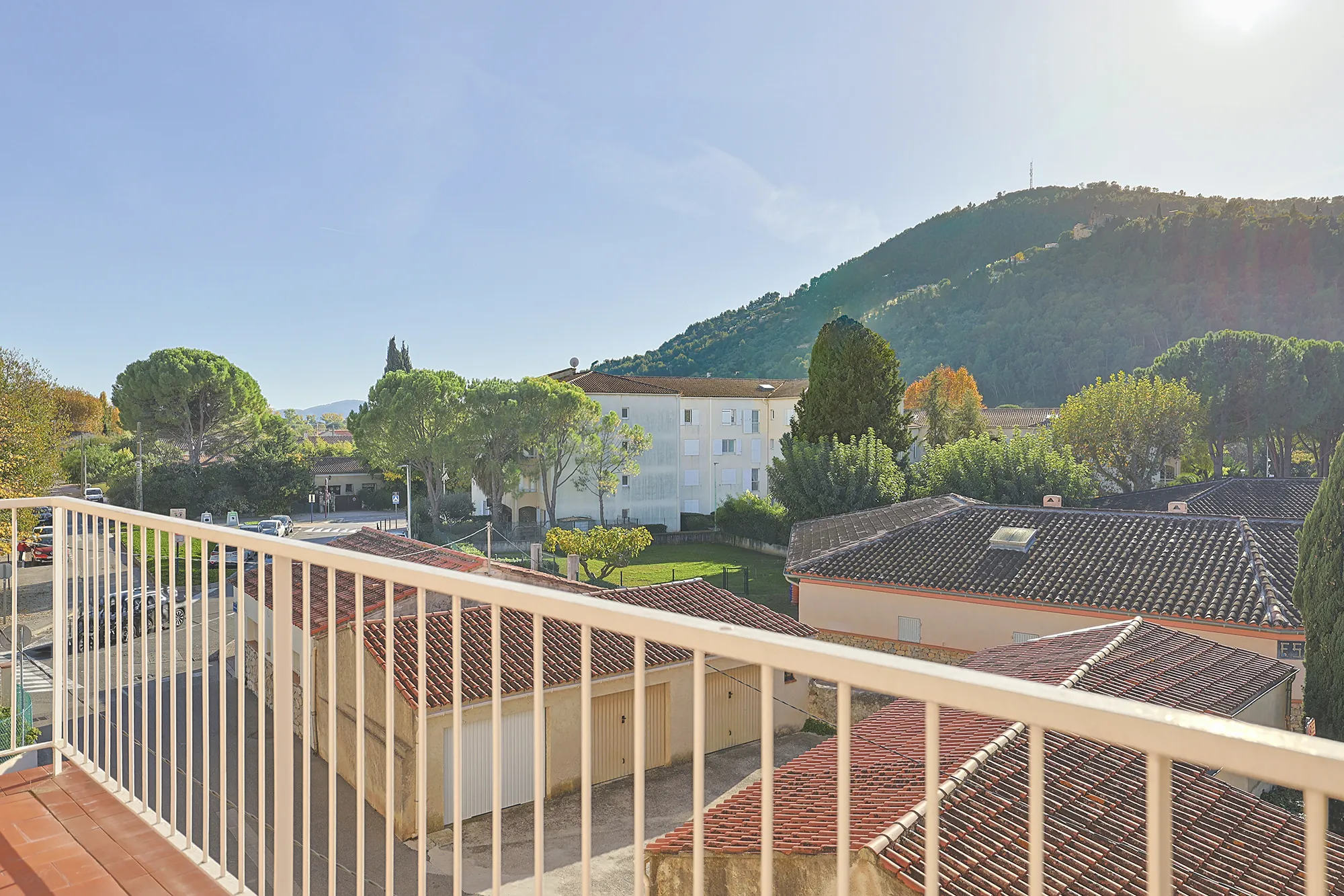 A vendre appartement T4 lumineux et calme à Solliès-Pont avec parking et cave