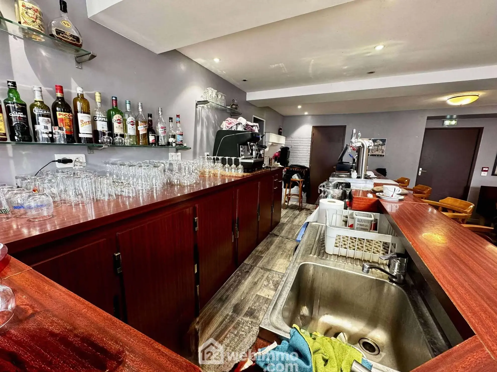 Fonds de commerce de restaurant à vendre à Laon – emplacement privilégié avec cave et licence 