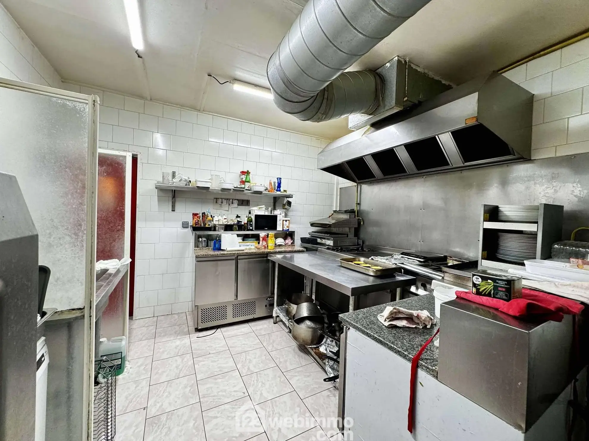 Fonds de commerce de restaurant à vendre à Laon – emplacement privilégié avec cave et licence 