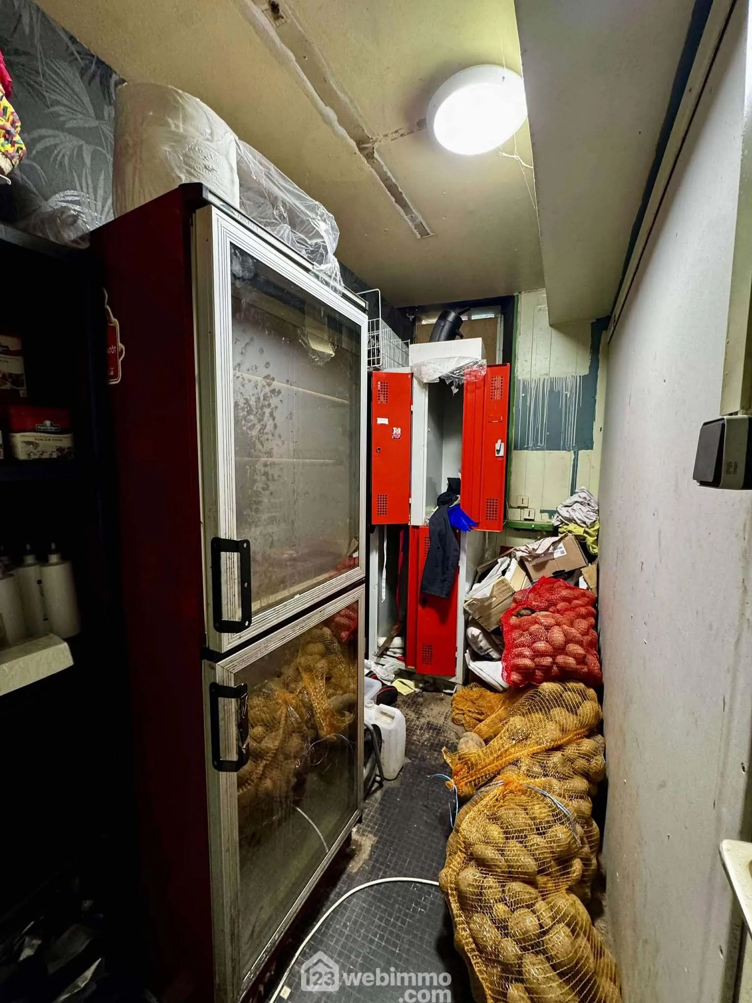 Fonds de commerce de restaurant à vendre à Laon – emplacement privilégié avec cave et licence 