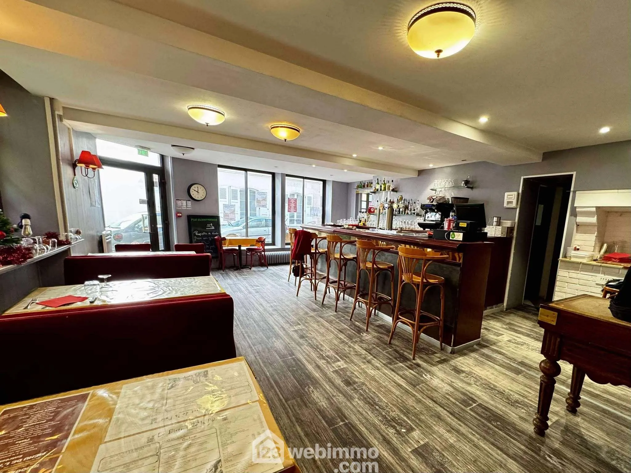 Fonds de commerce de restaurant à vendre à Laon – emplacement privilégié avec cave et licence 