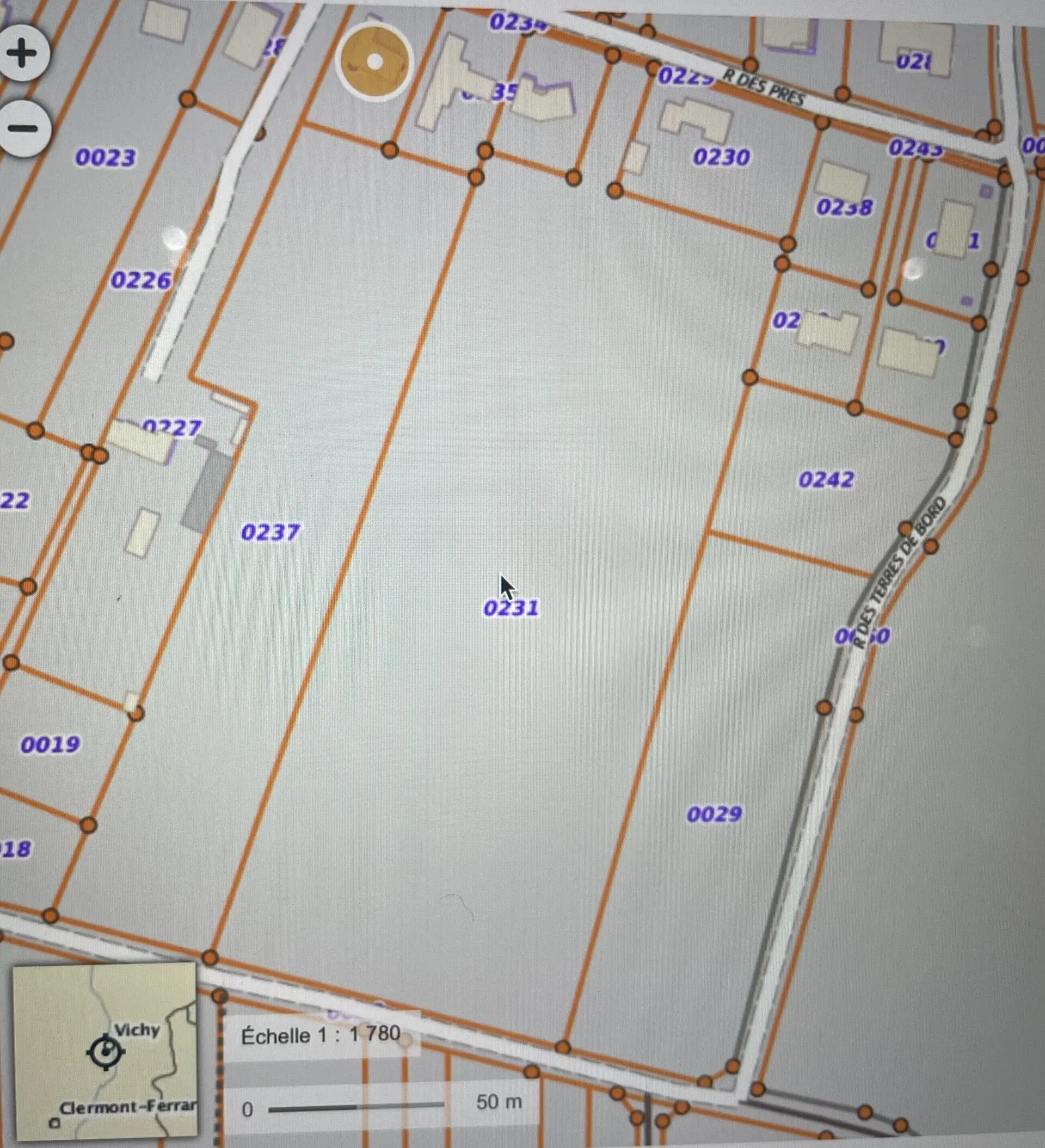 Terrain constructible de 23 192 m² à Brugheas, idéal pour lotissement 