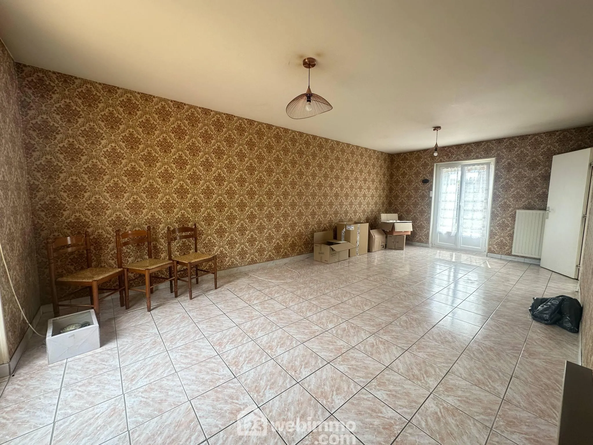 Spacieuse maison de 106 m² à Chambry avec 4 chambres et garage 