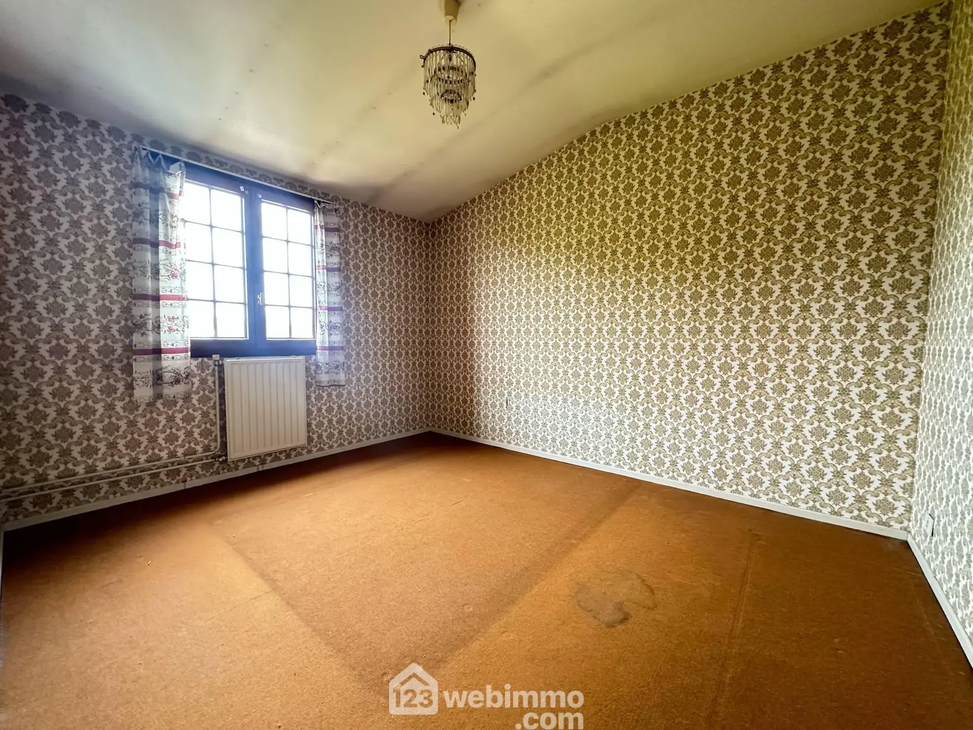 Spacieuse maison de 106 m² à Chambry avec 4 chambres et garage 