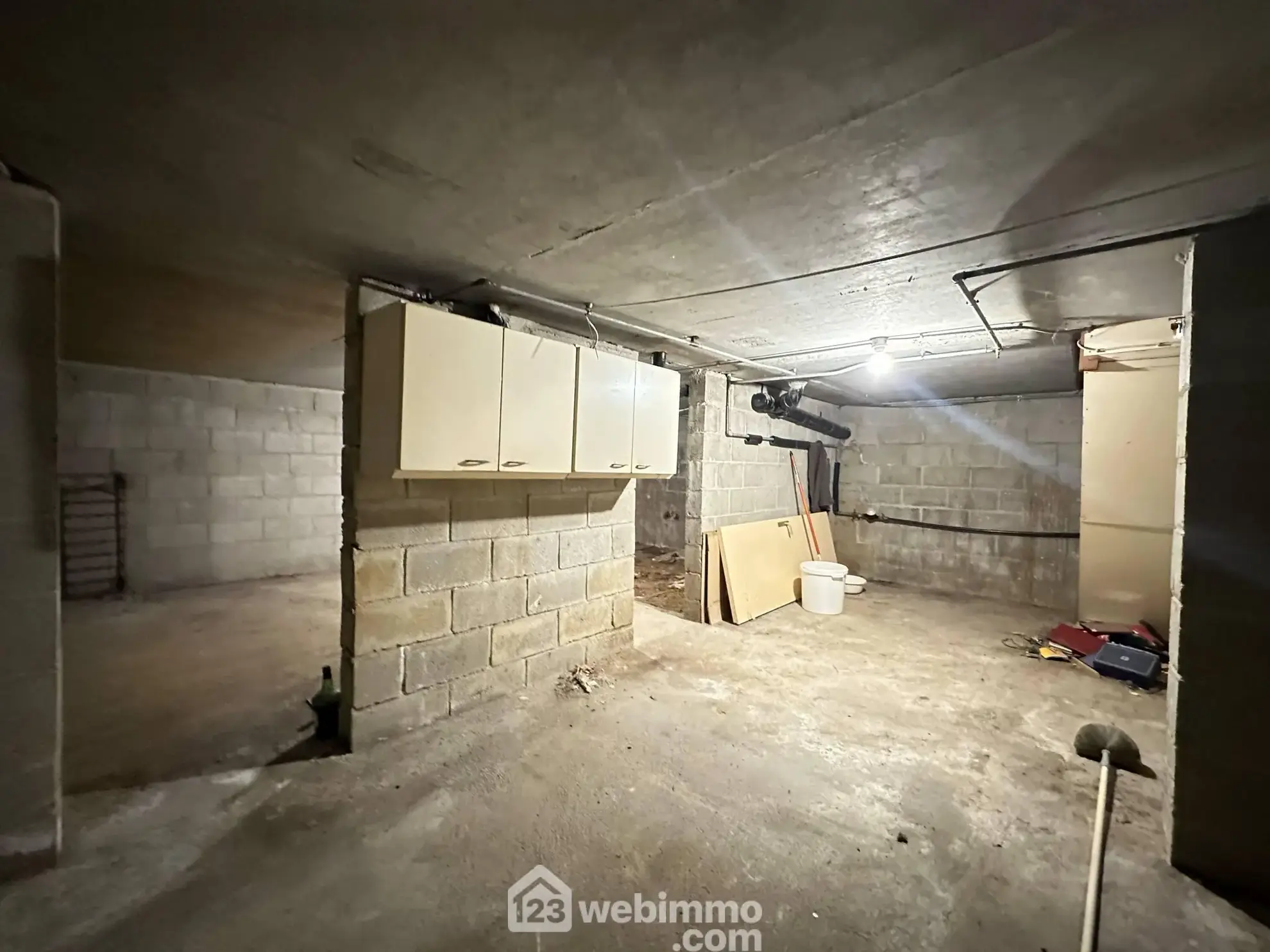 Spacieuse maison de 106 m² à Chambry avec 4 chambres et garage 