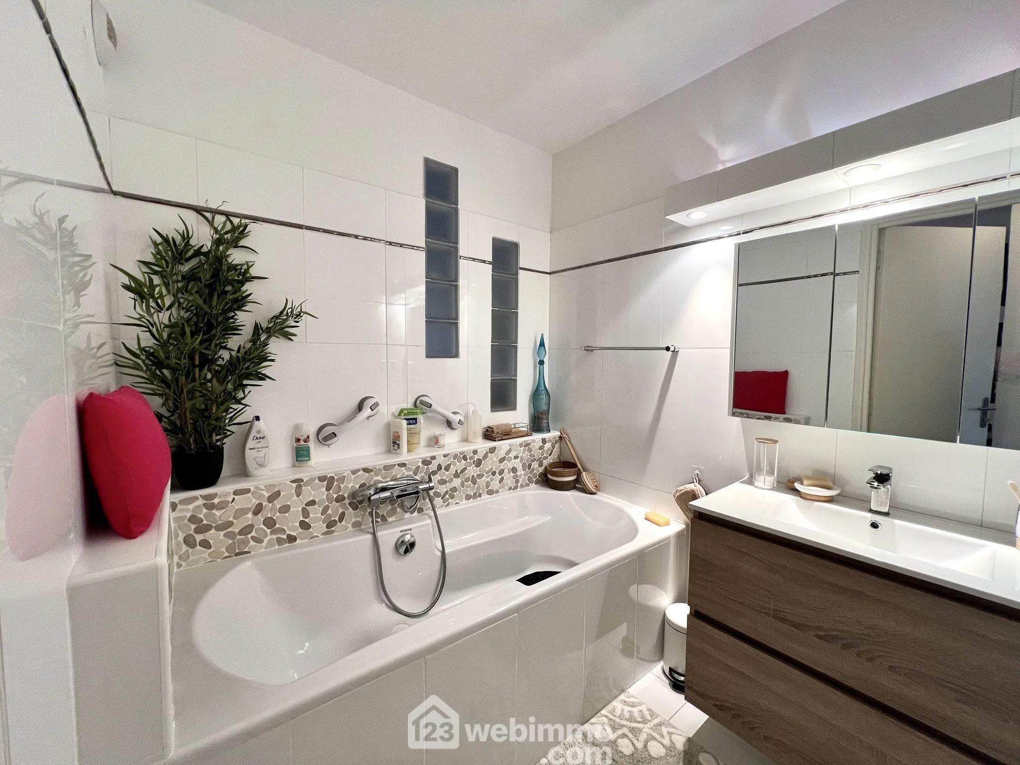 Appartement T2 de 50 m² avec terrasse à Biguglia, idéal investissement ou résidence principale 