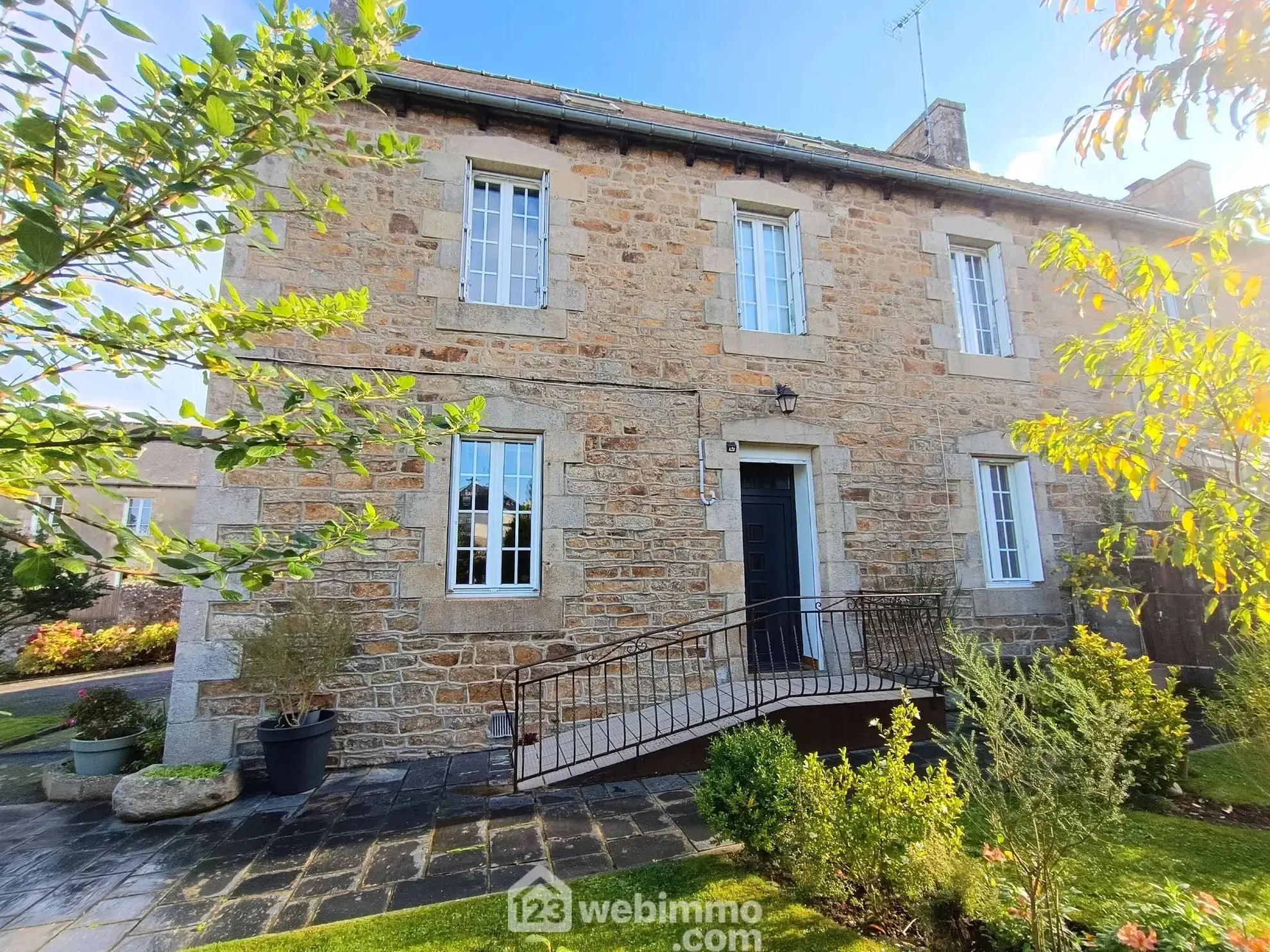 Maison rénovée de 115m² à Plouaret – Emplacement idéal et prestations modernes 