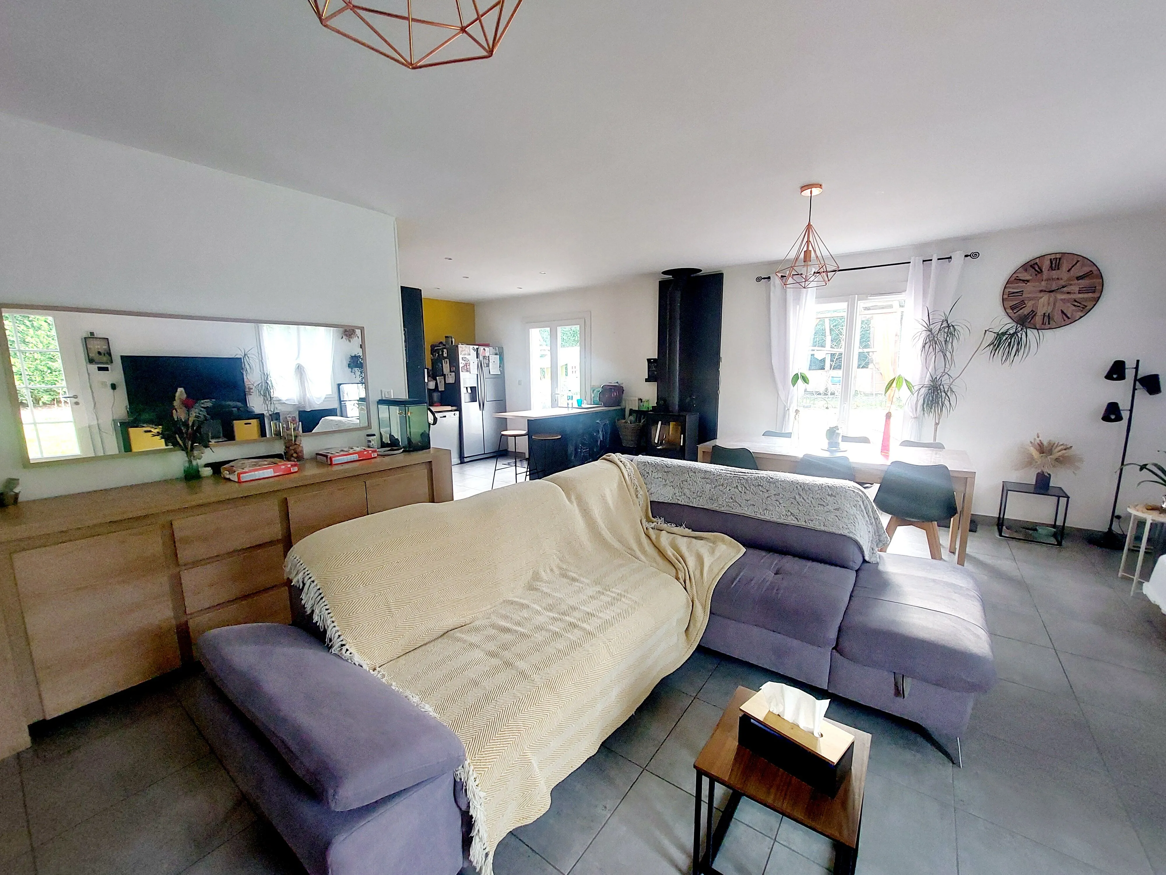 Maison 5 chambres à Champdieu - 126 m² avec terrain et panneaux solaires 