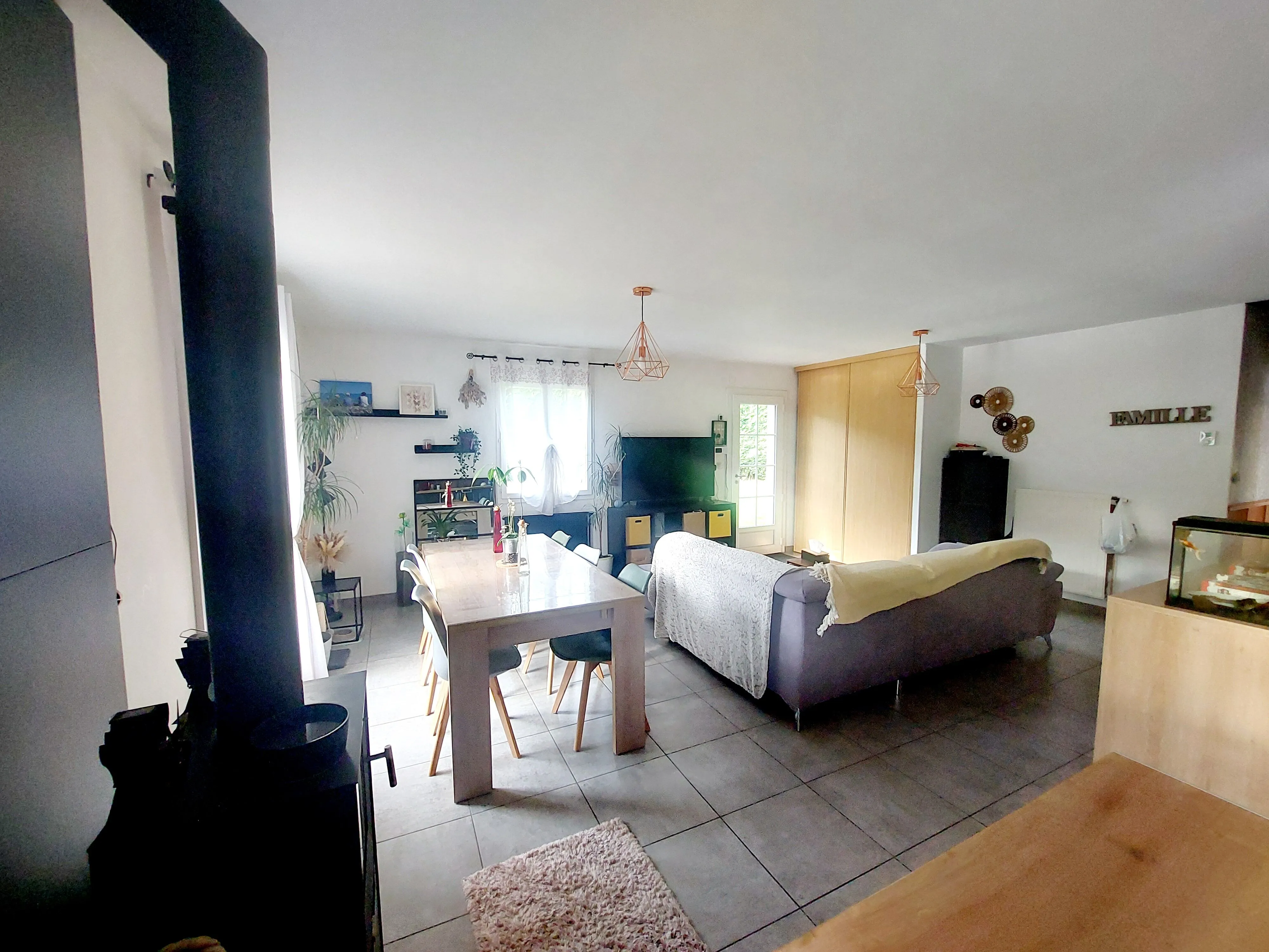 Maison 5 chambres à Champdieu - 126 m² avec terrain et panneaux solaires 