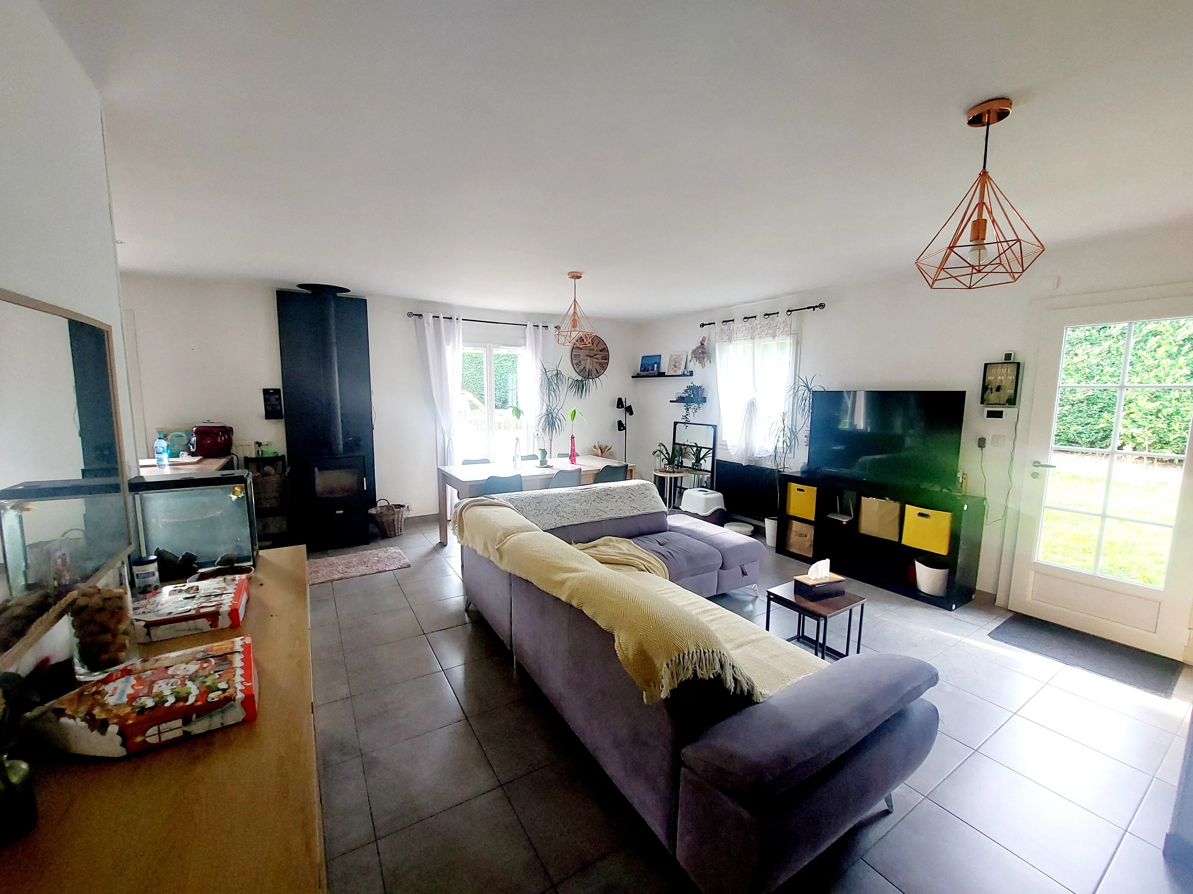 Maison 5 chambres à Champdieu - 126 m² avec terrain et panneaux solaires 