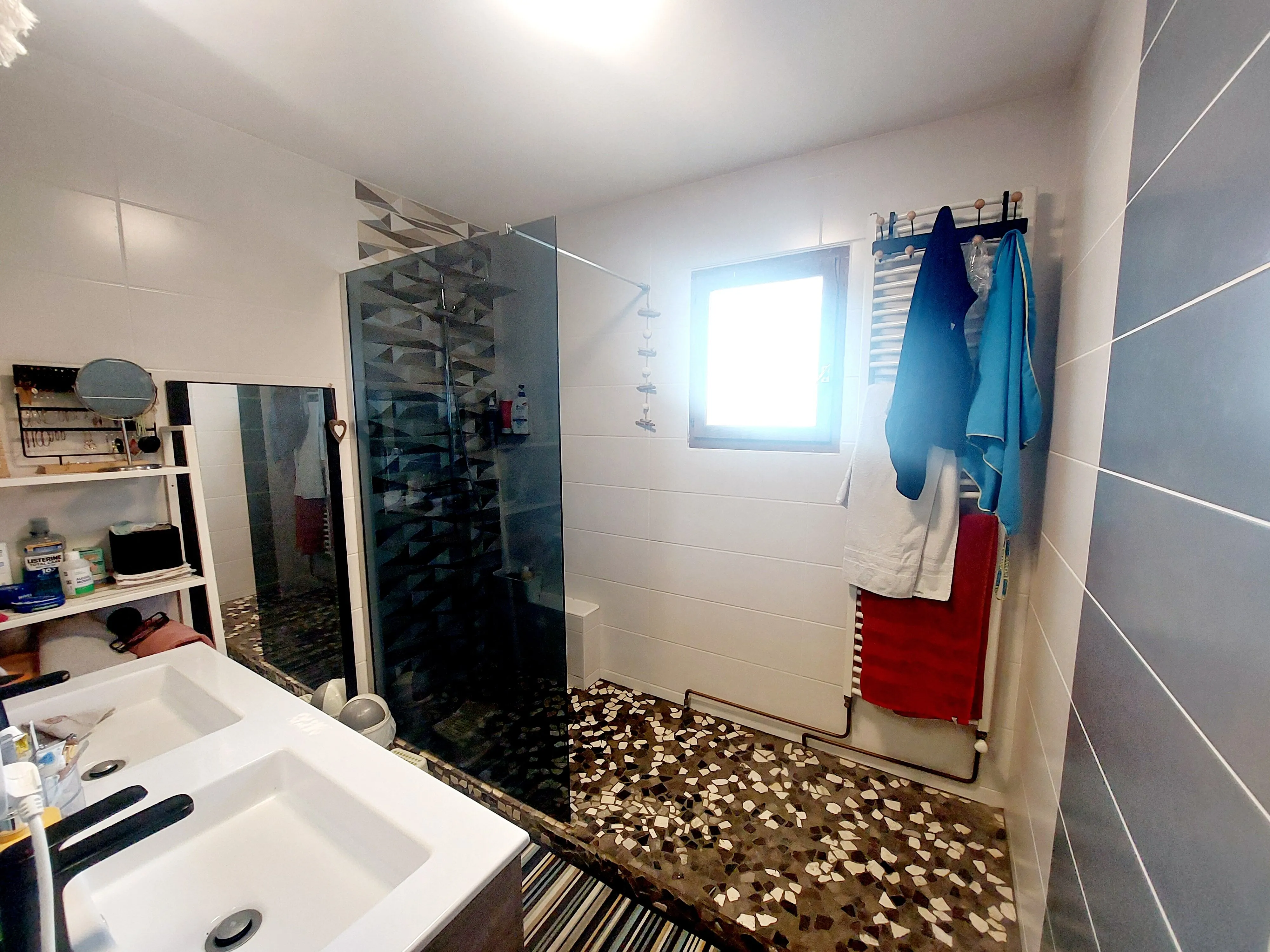 Maison 5 chambres à Champdieu - 126 m² avec terrain et panneaux solaires 