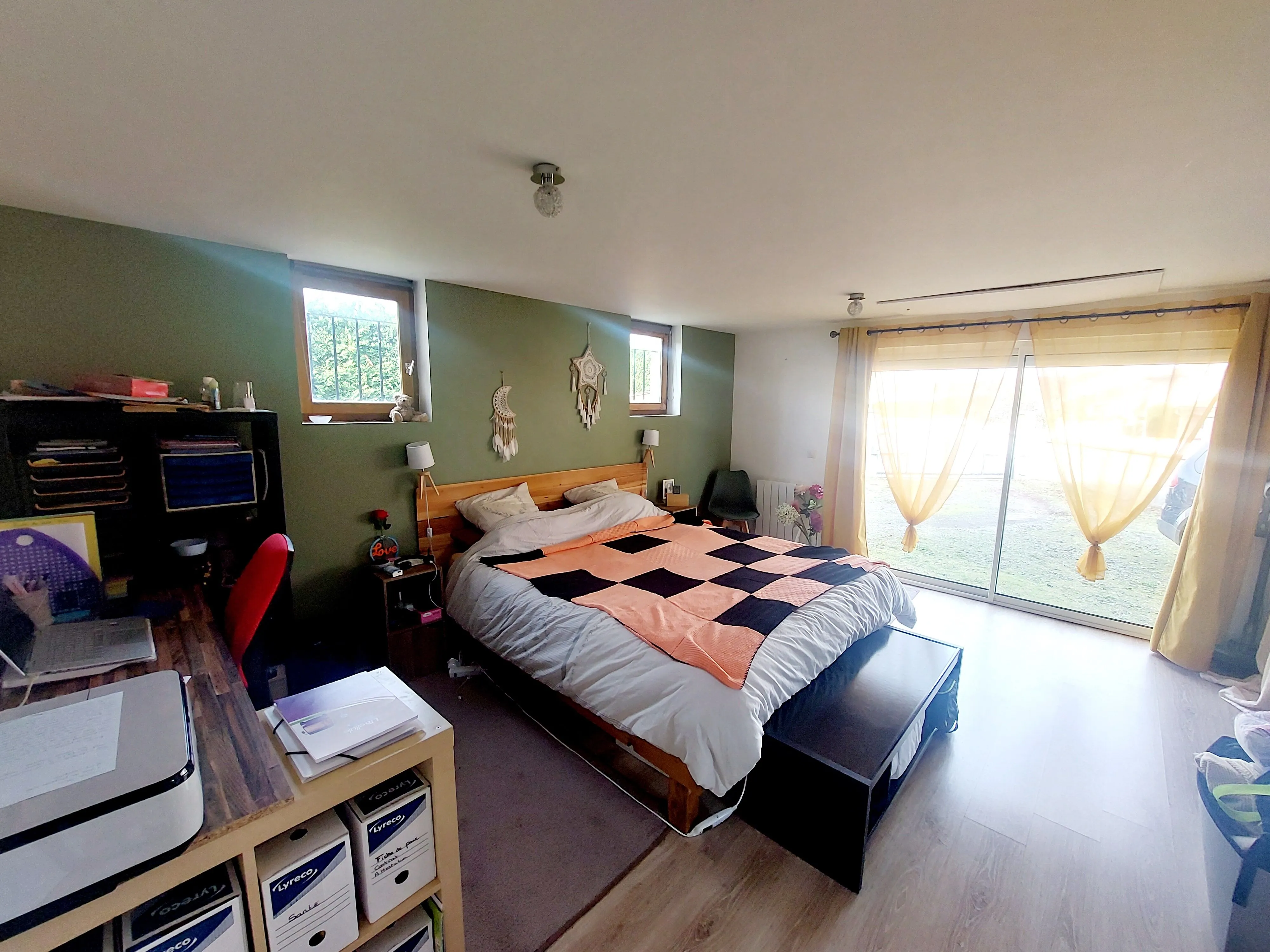 Maison 5 chambres à Champdieu - 126 m² avec terrain et panneaux solaires 