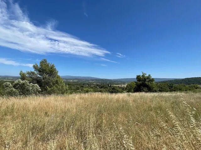 Cabanon agricole authentique à Gordes, 18 m2, zone agricole 