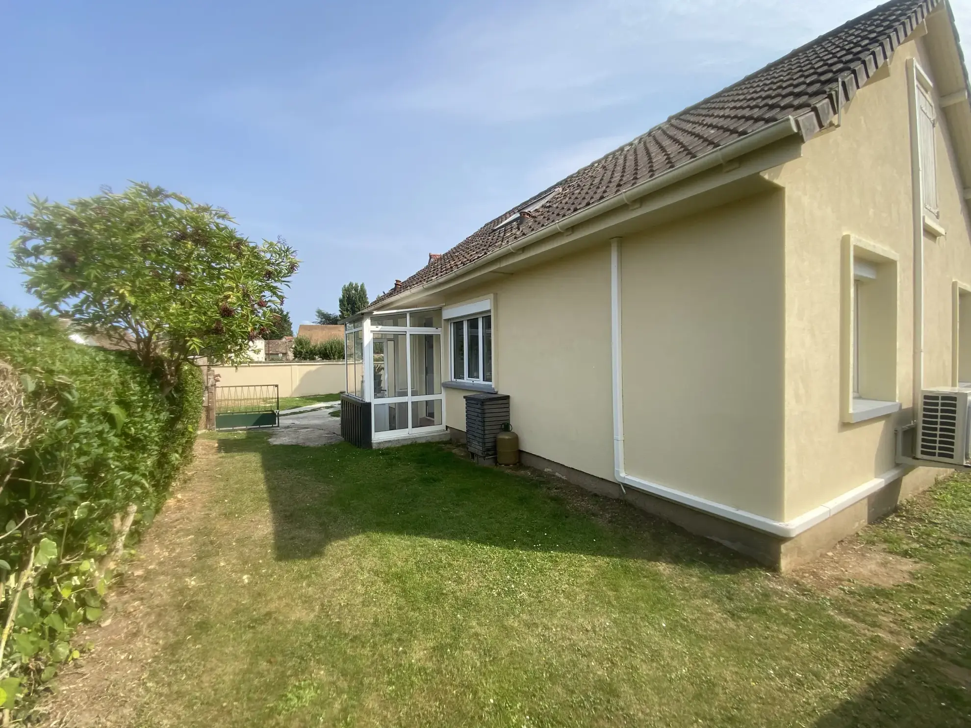 Maison 110 m² avec dépendance et garage à Bû (28), proche commodités 