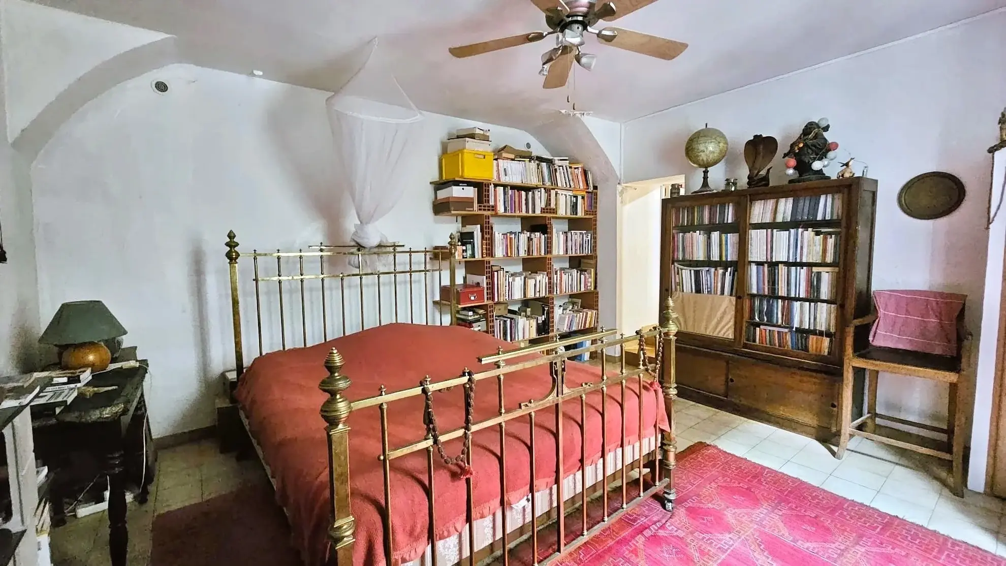 Maison de village de 130 m² en centre historique à Sommières, 6 pièces à rafraîchir 