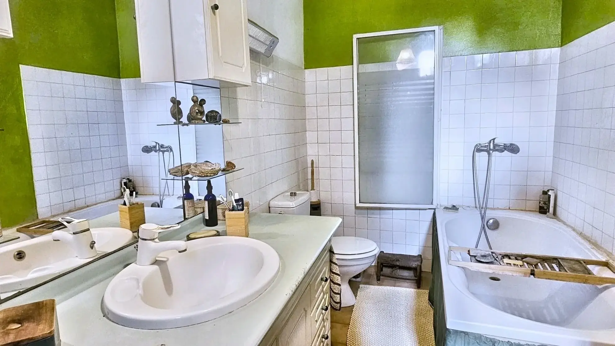 Maison de village de 130 m² en centre historique à Sommières, 6 pièces à rafraîchir 