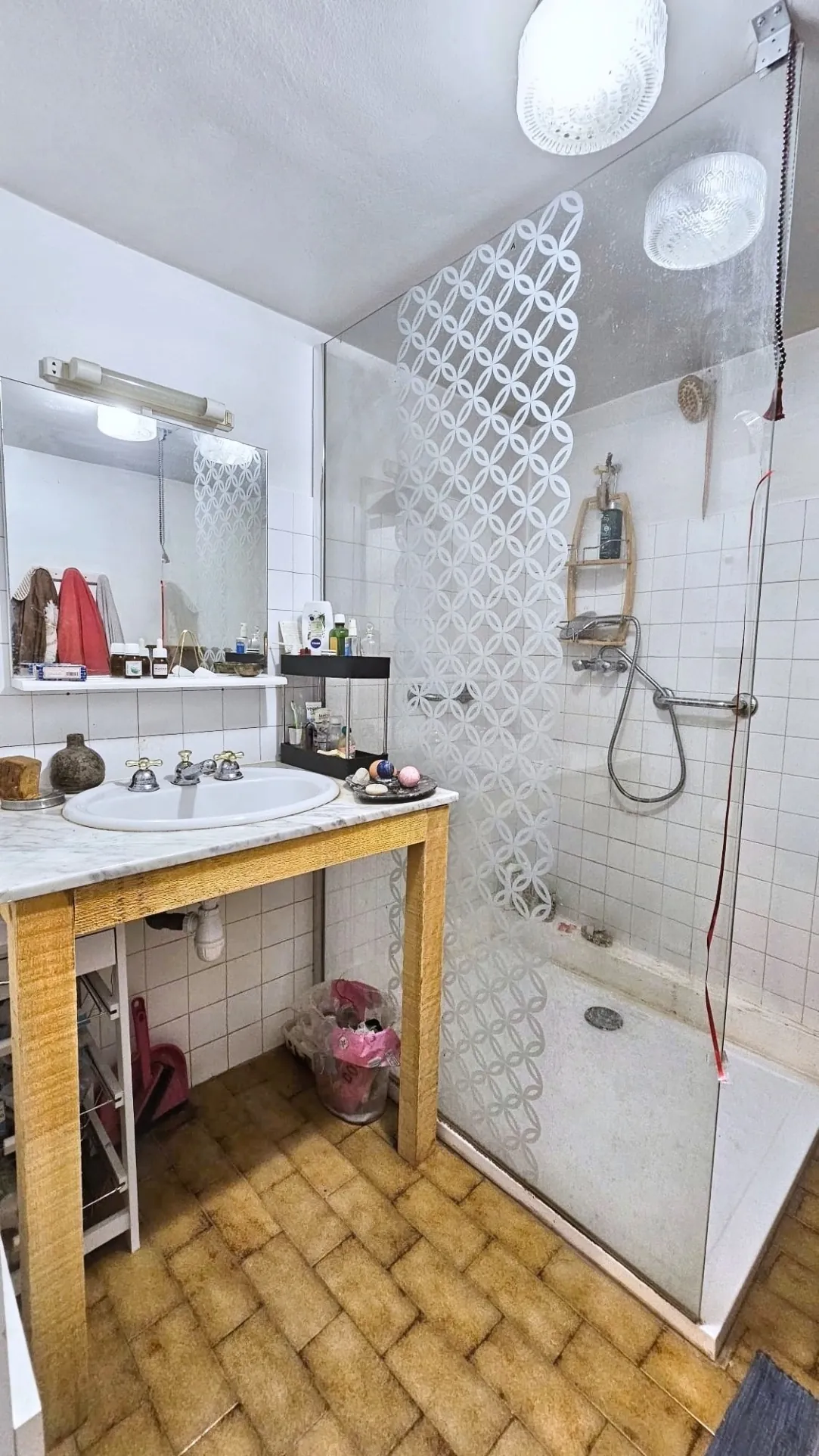 Maison de village de 130 m² en centre historique à Sommières, 6 pièces à rafraîchir 