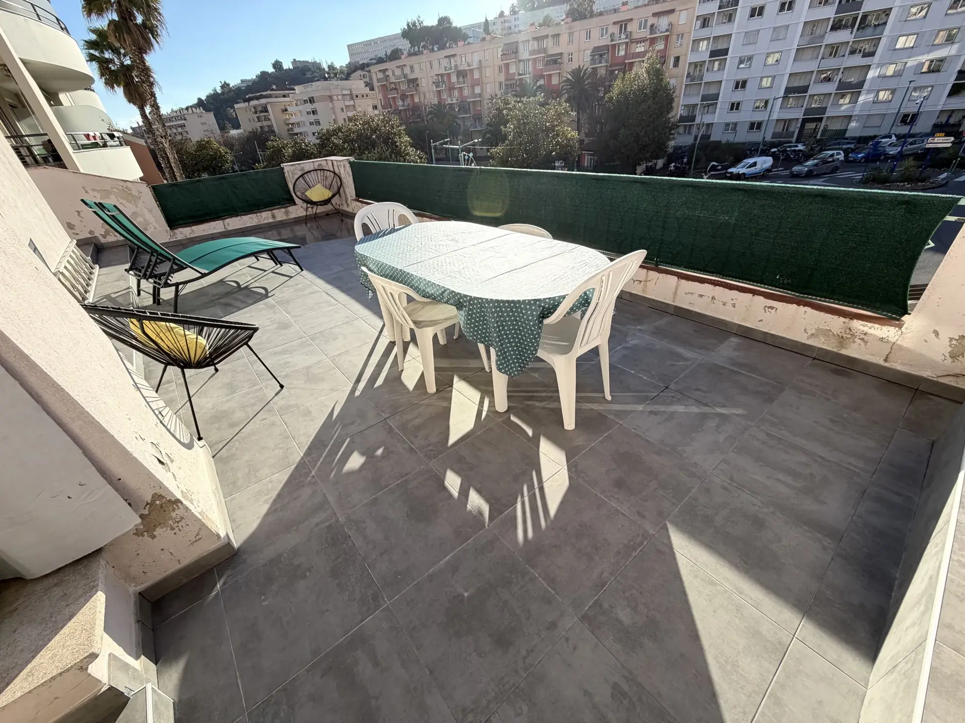 Appartement 3 pièces lumineux avec grande terrasse à Menton, Borrigo 