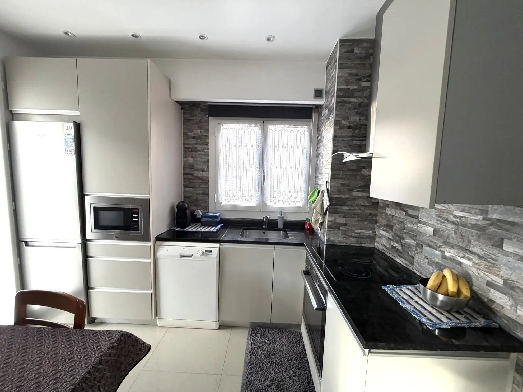 Appartement 3 pièces lumineux avec grande terrasse à Menton, Borrigo 