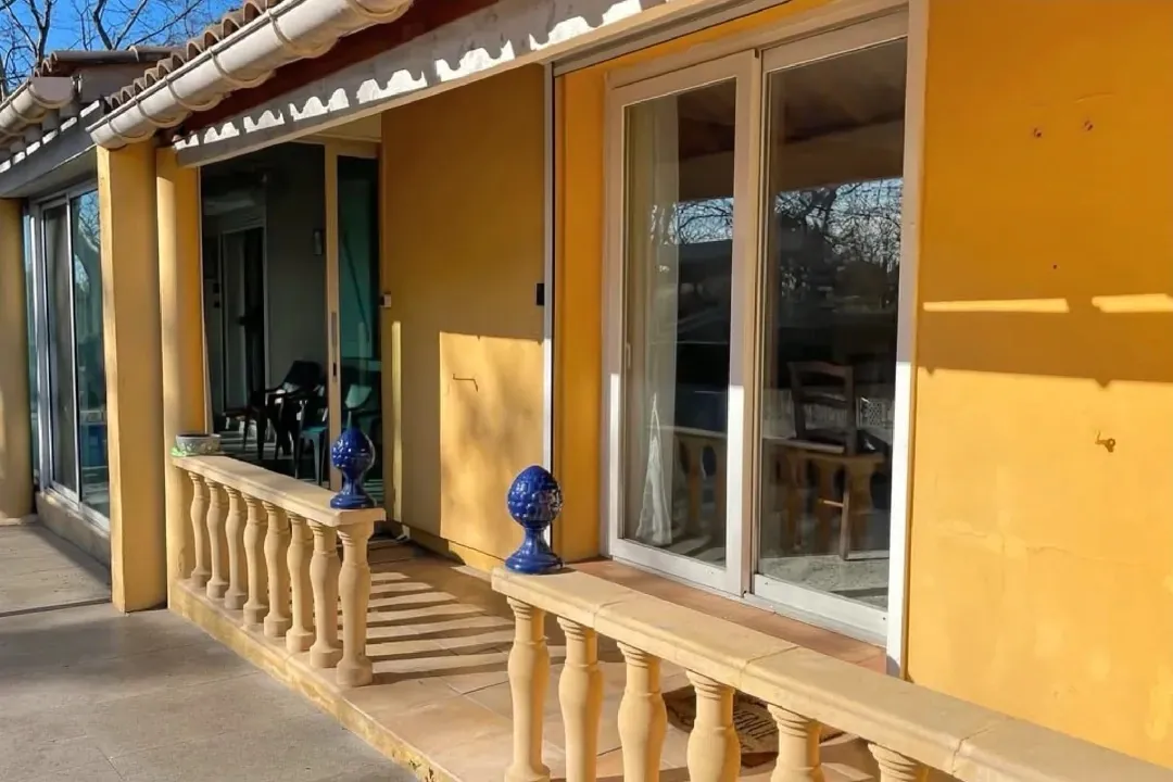 Villa de plain-pied à Vauvert avec potentiel de rénovation