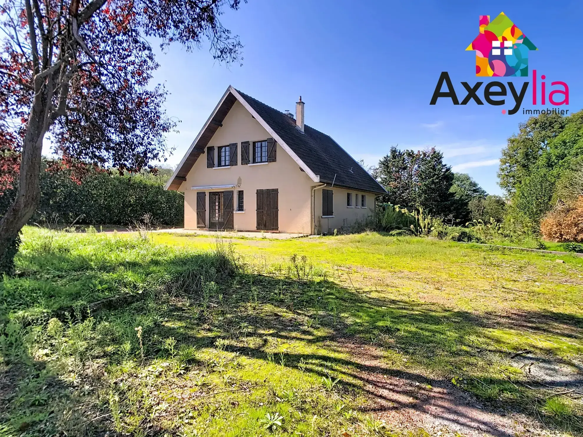 Maison à vendre à Saint-Cyr-de-Favières avec 5 chambres et terrain de 2500 m²