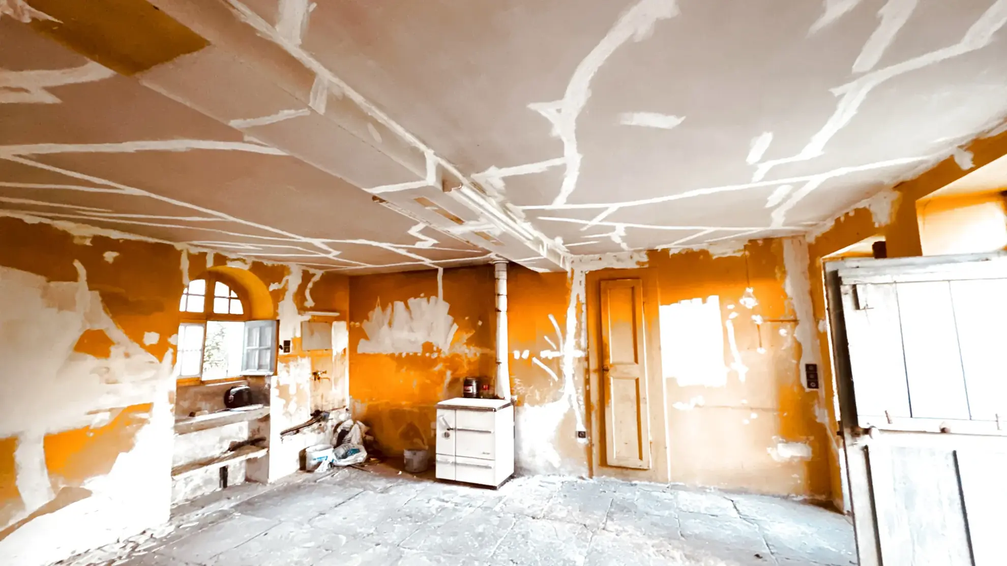 Ancien corps de ferme à rénover avec dépendances et jardin à Thory 