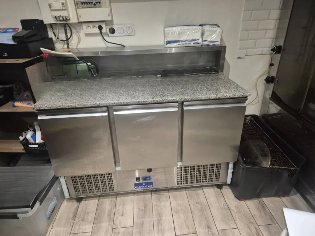 Fonds de commerce snack 21 m² avec équipement gaz, emplacement stratégique Paris 13ème 