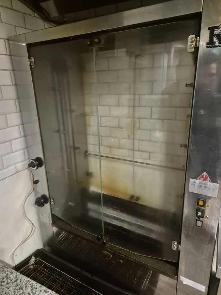 Fonds de commerce snack 21 m² avec équipement gaz, emplacement stratégique Paris 13ème 