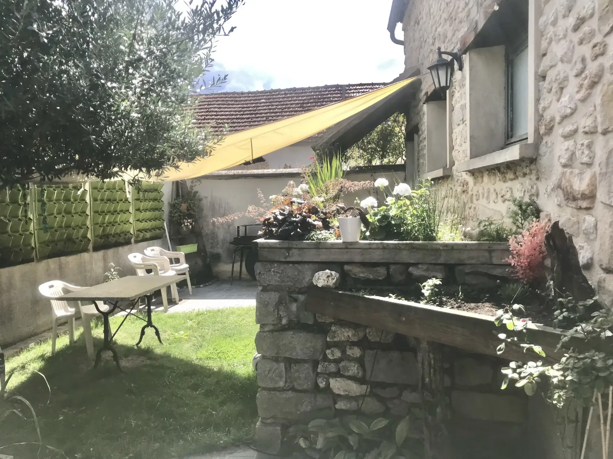 Maison en pierre avec 3 chambres et cave voûtée à Soisy-sur-École