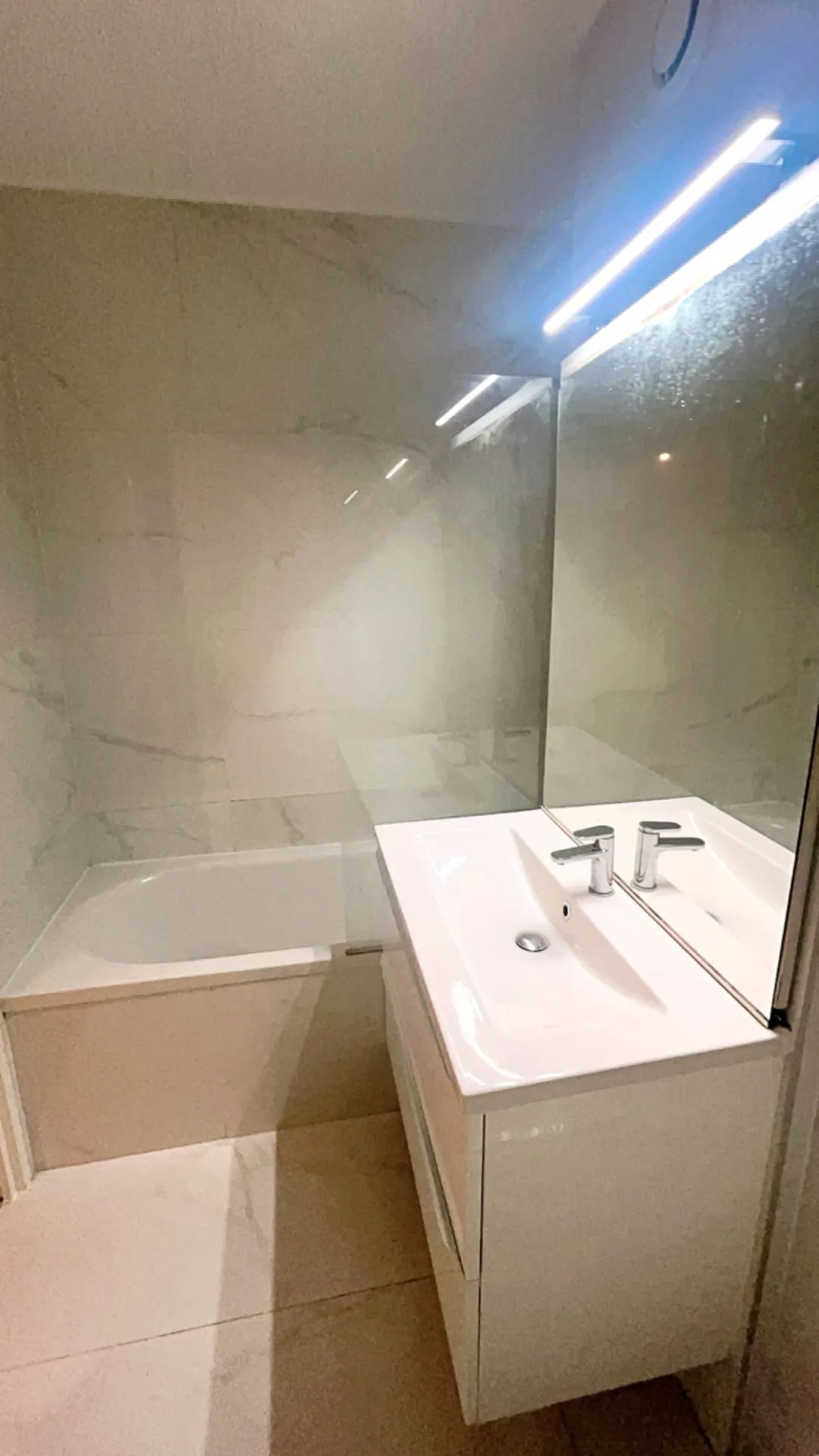 Appartement T2 rénové de 32 m² avec terrasse à Blagnac 